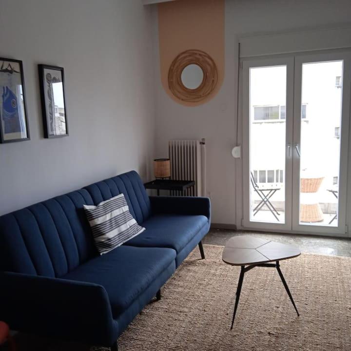 One-Bedroom Apartment - Photo 2