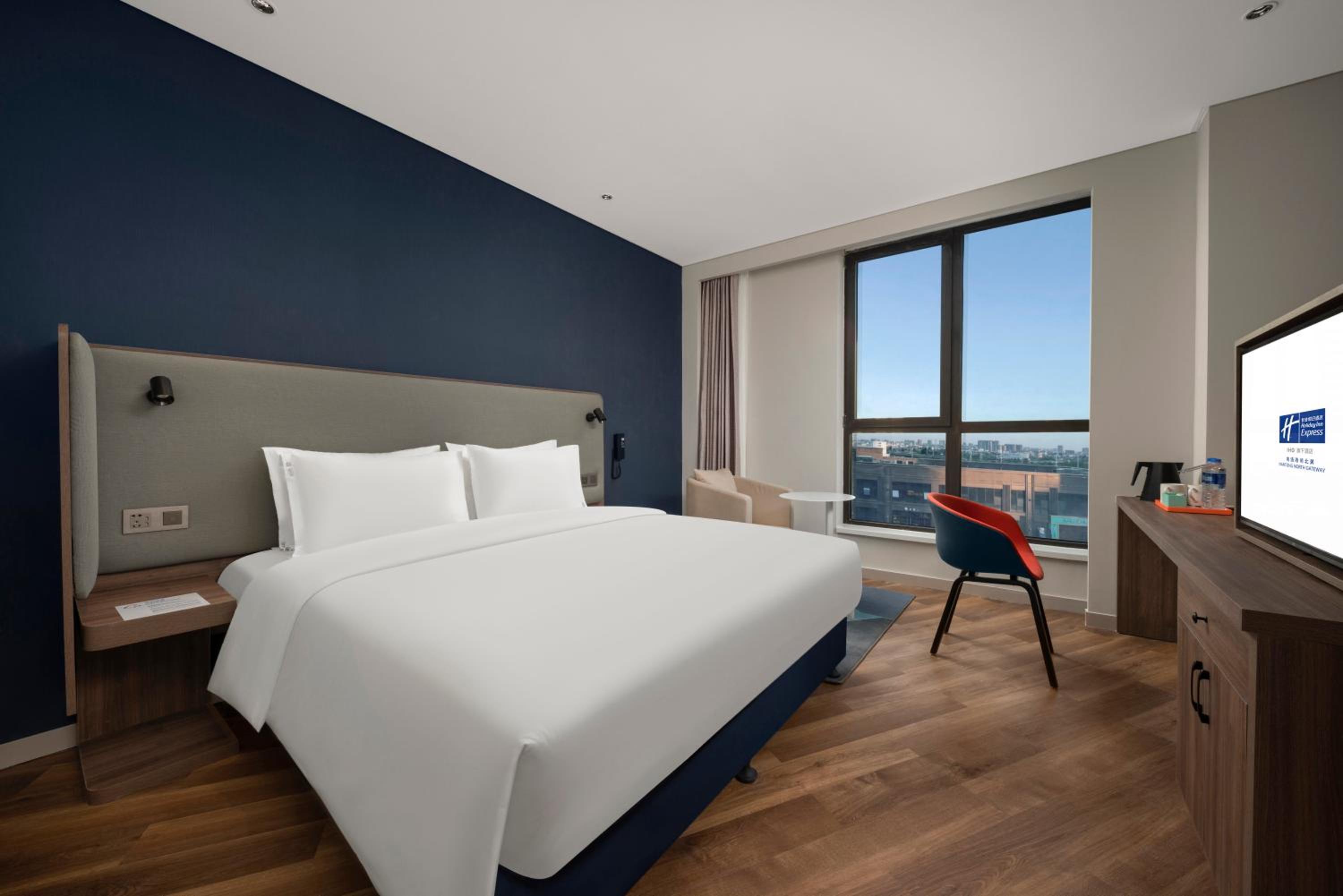 Standard King Room - Photo 2