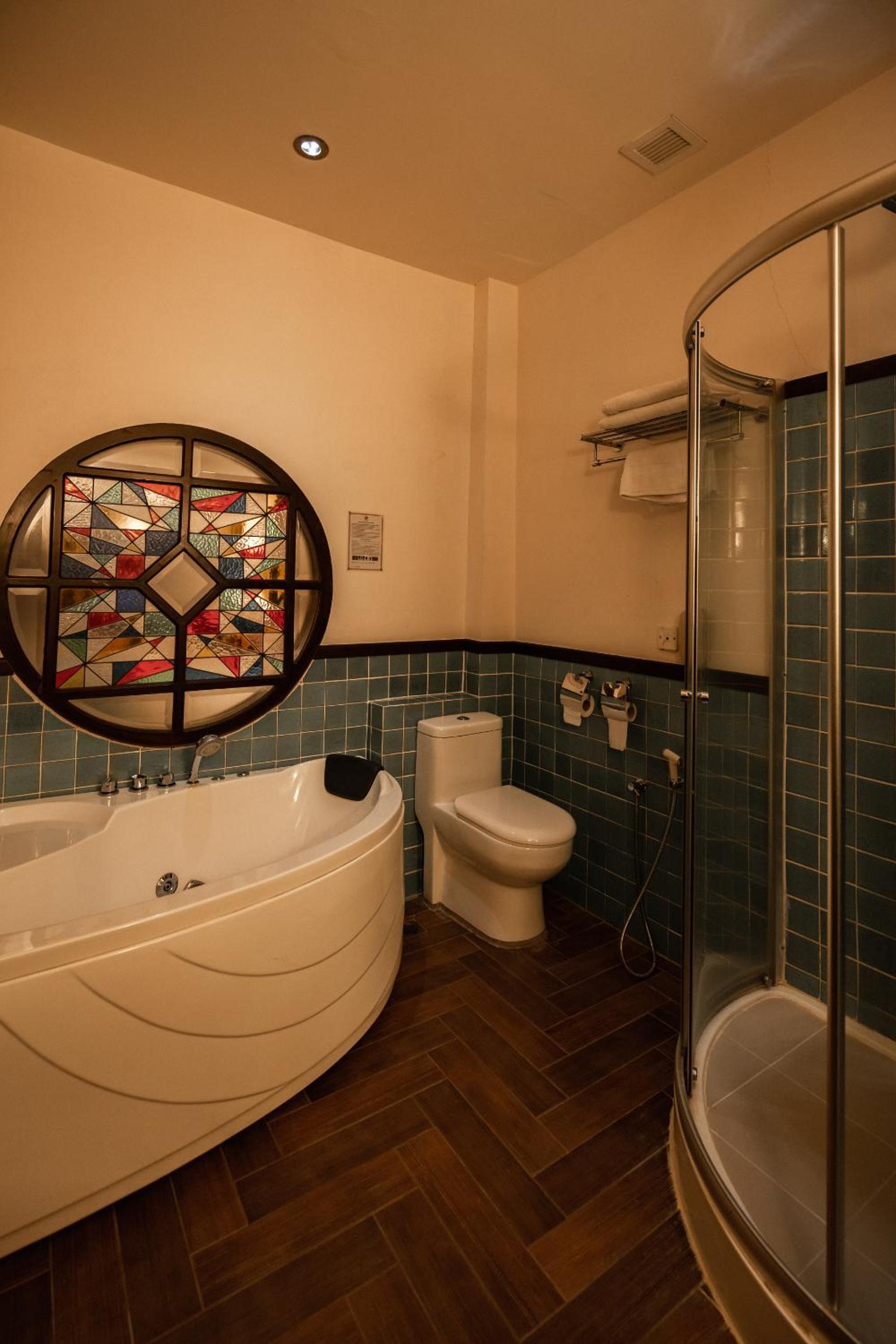 Transfer One-Bedroom Suite with Jacuzzi photo 3