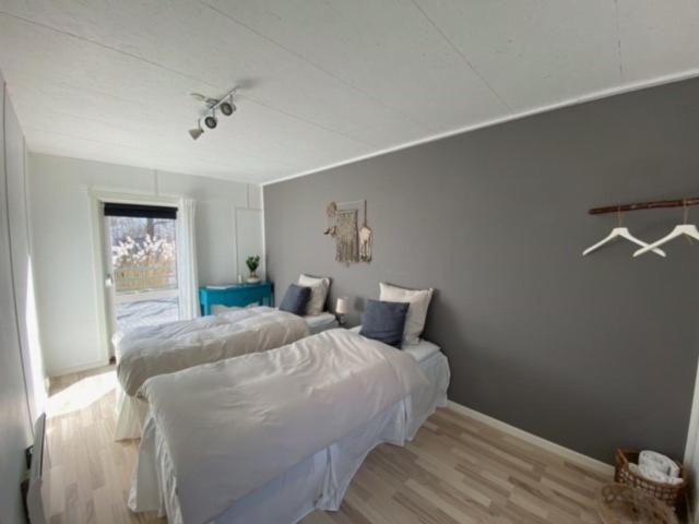 Twin Room with Shared Bathroom photo 2