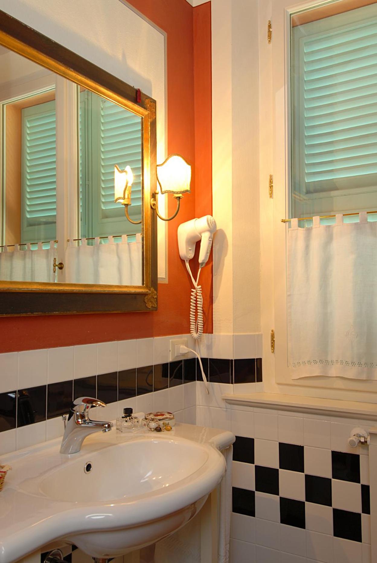 Superior Double Room - Photo 3