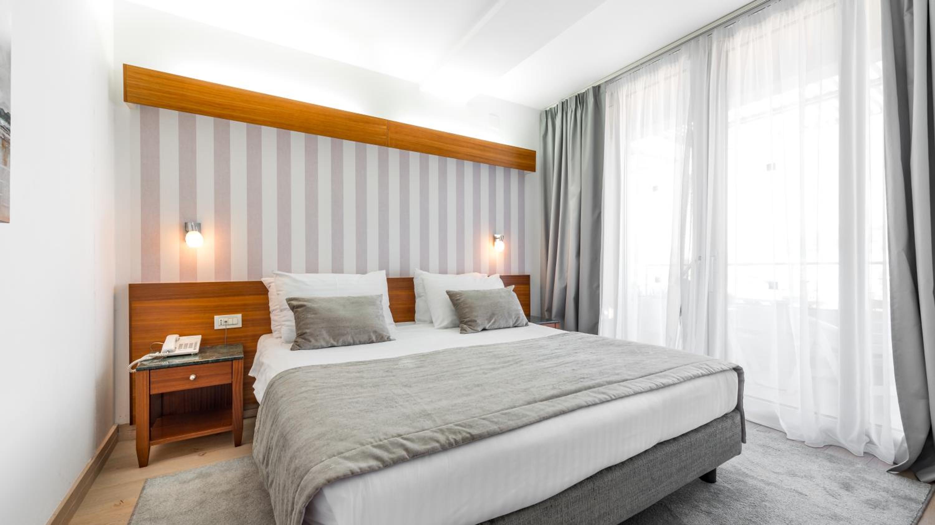 Superior Room with Balcony and Sea View
