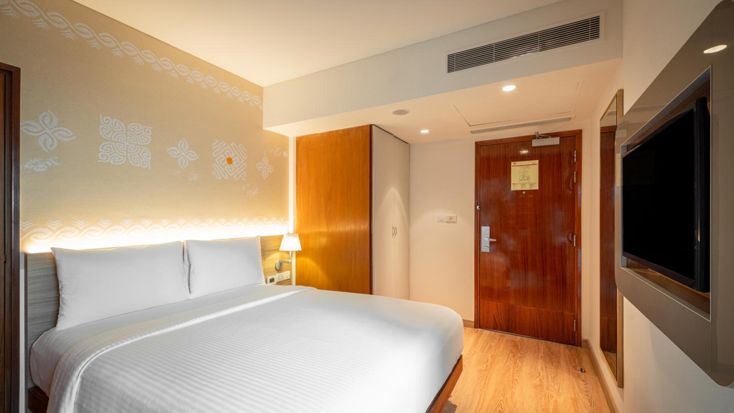 Standard Twin Room - Photo 4