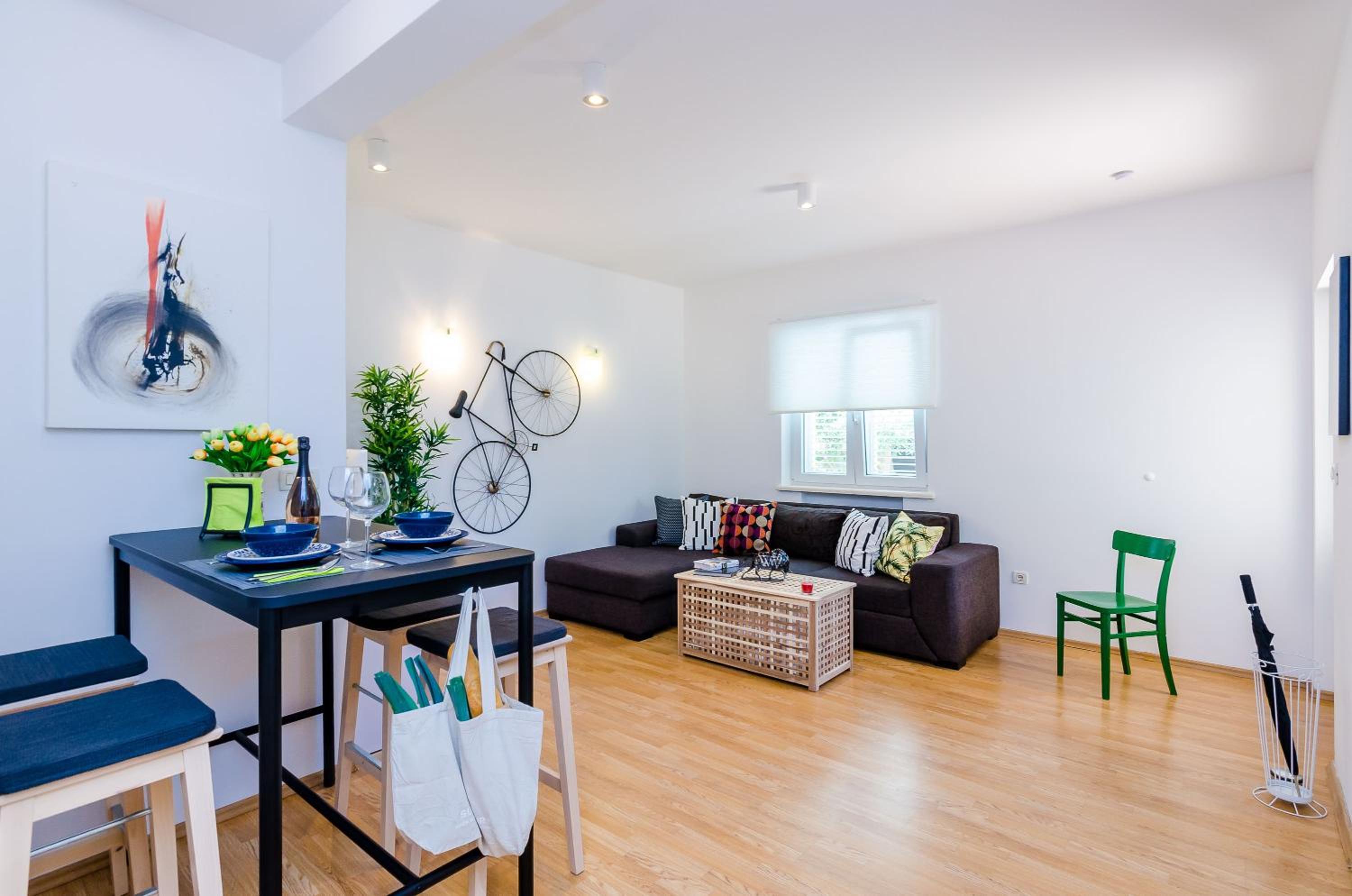 Two-Bedroom Apartment with Garden and Terrace
