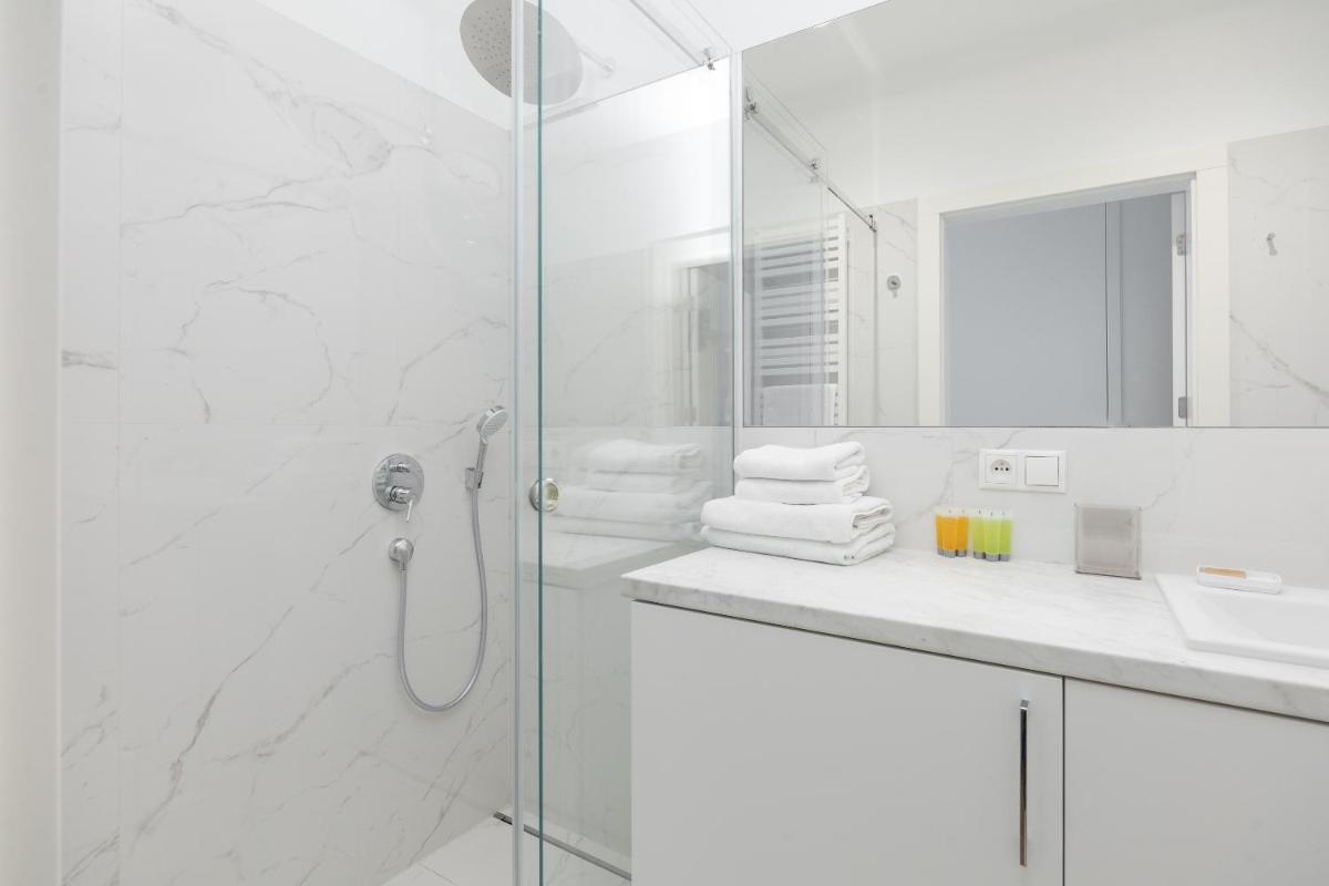 One-Bedroom Apartment with Parking - Photo 11