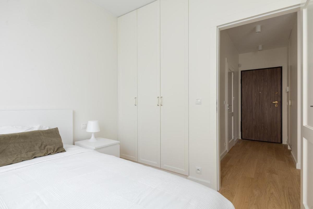 One-Bedroom Apartment with Parking - Photo 2