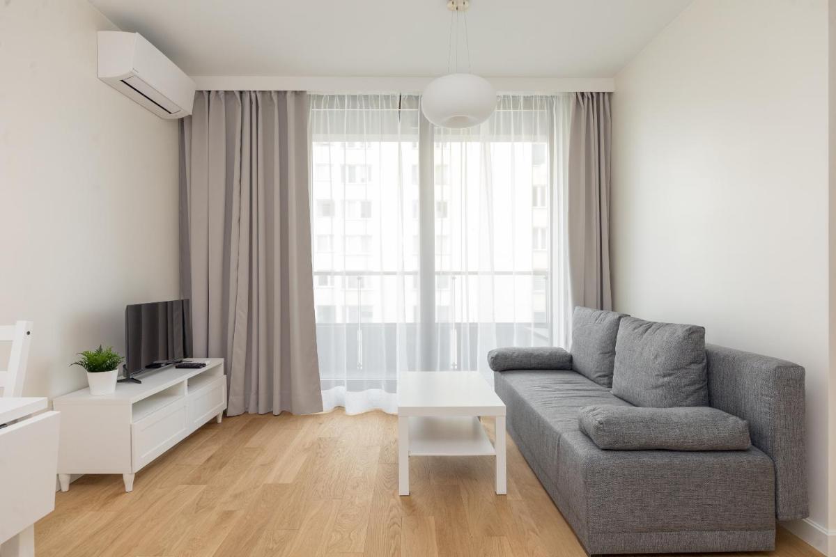 One-Bedroom Apartment with Parking - Photo 4