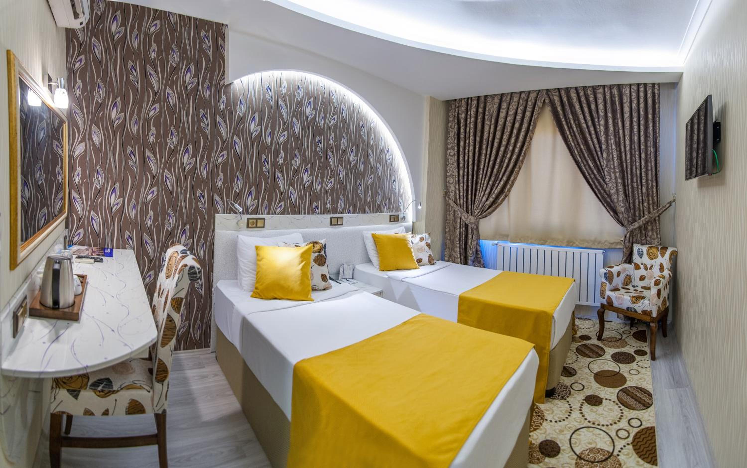 Deluxe Double or Twin Room photo 1
