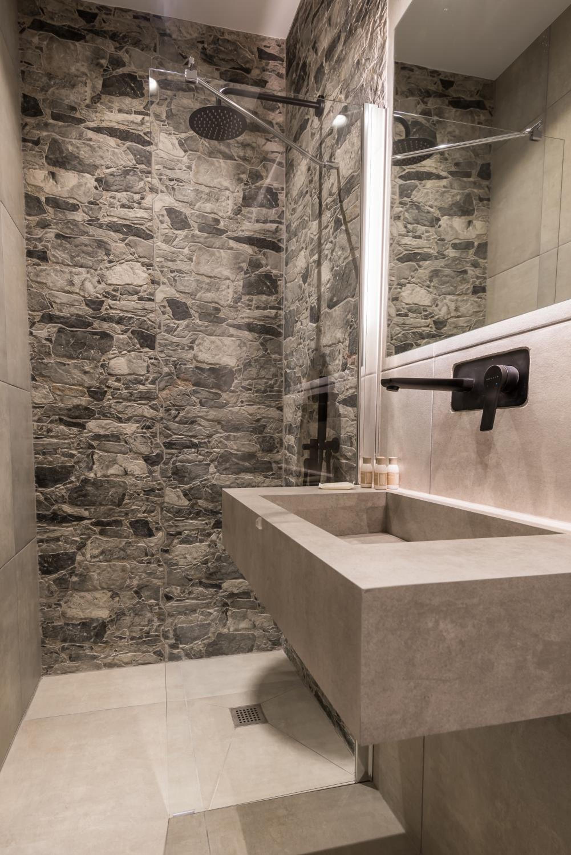 Superior Triple Room - Photo 8