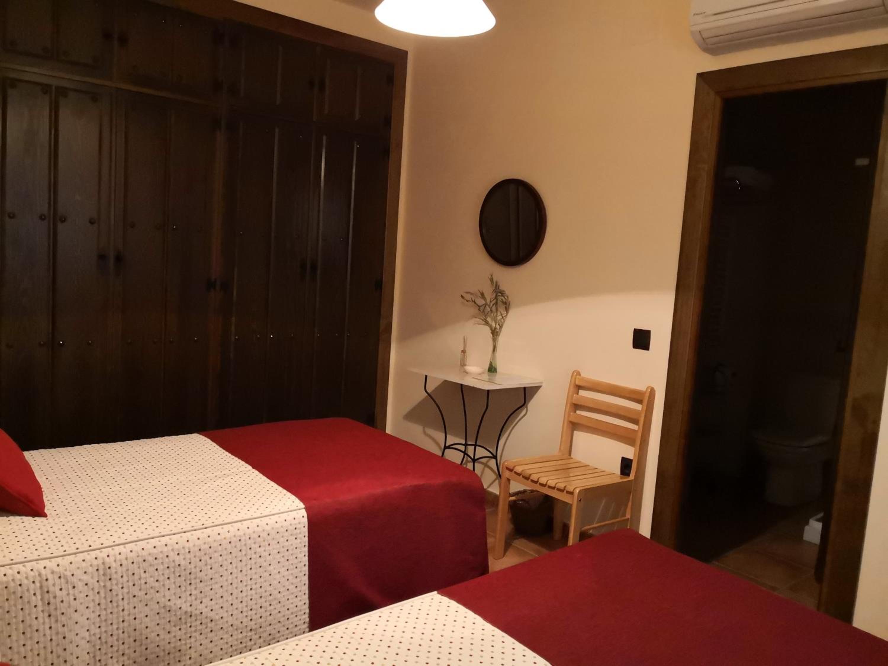 Double or Twin Room with Private Bathroom photo 2