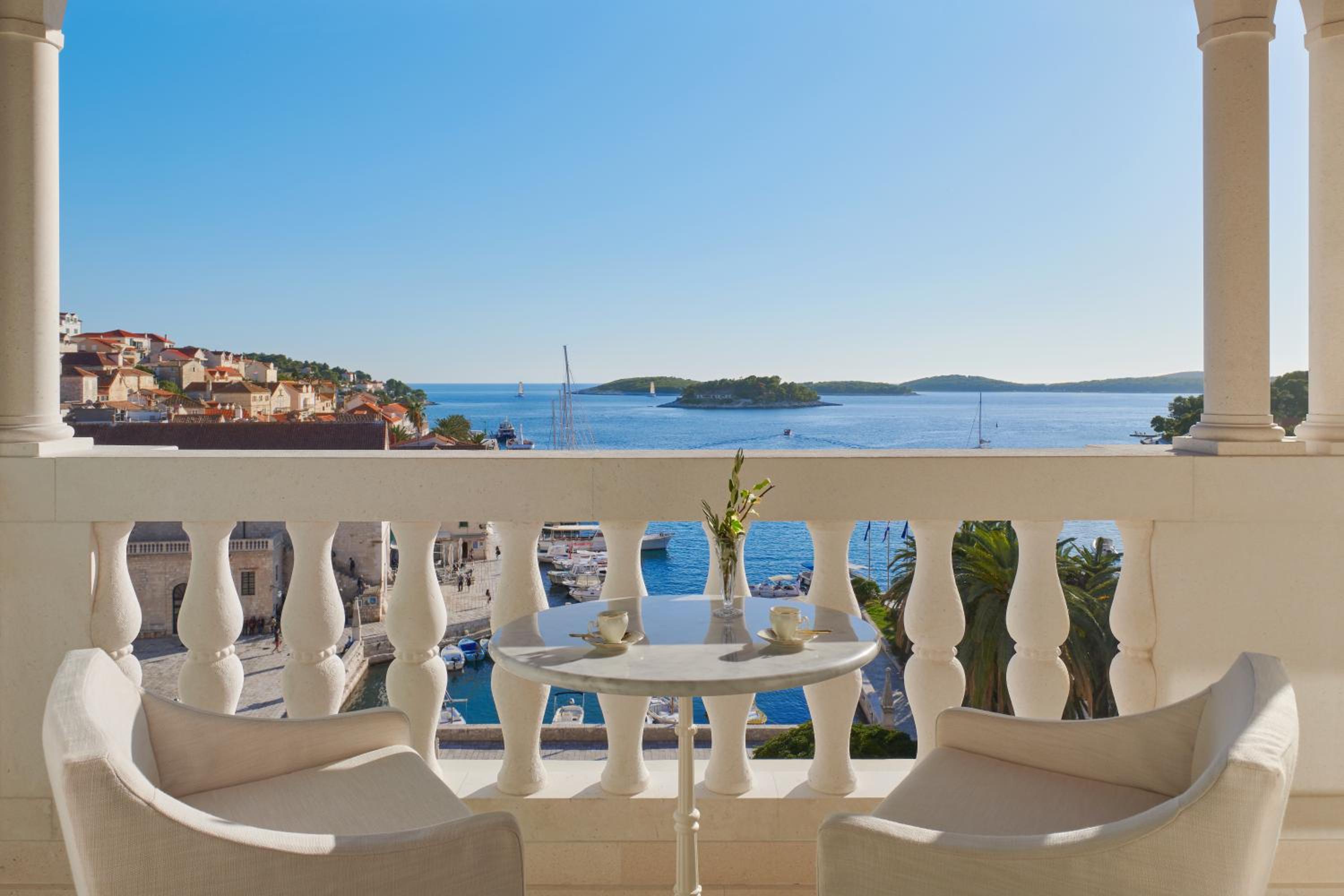 Penthouse Suite with Balcony and Sea View - Photo 7