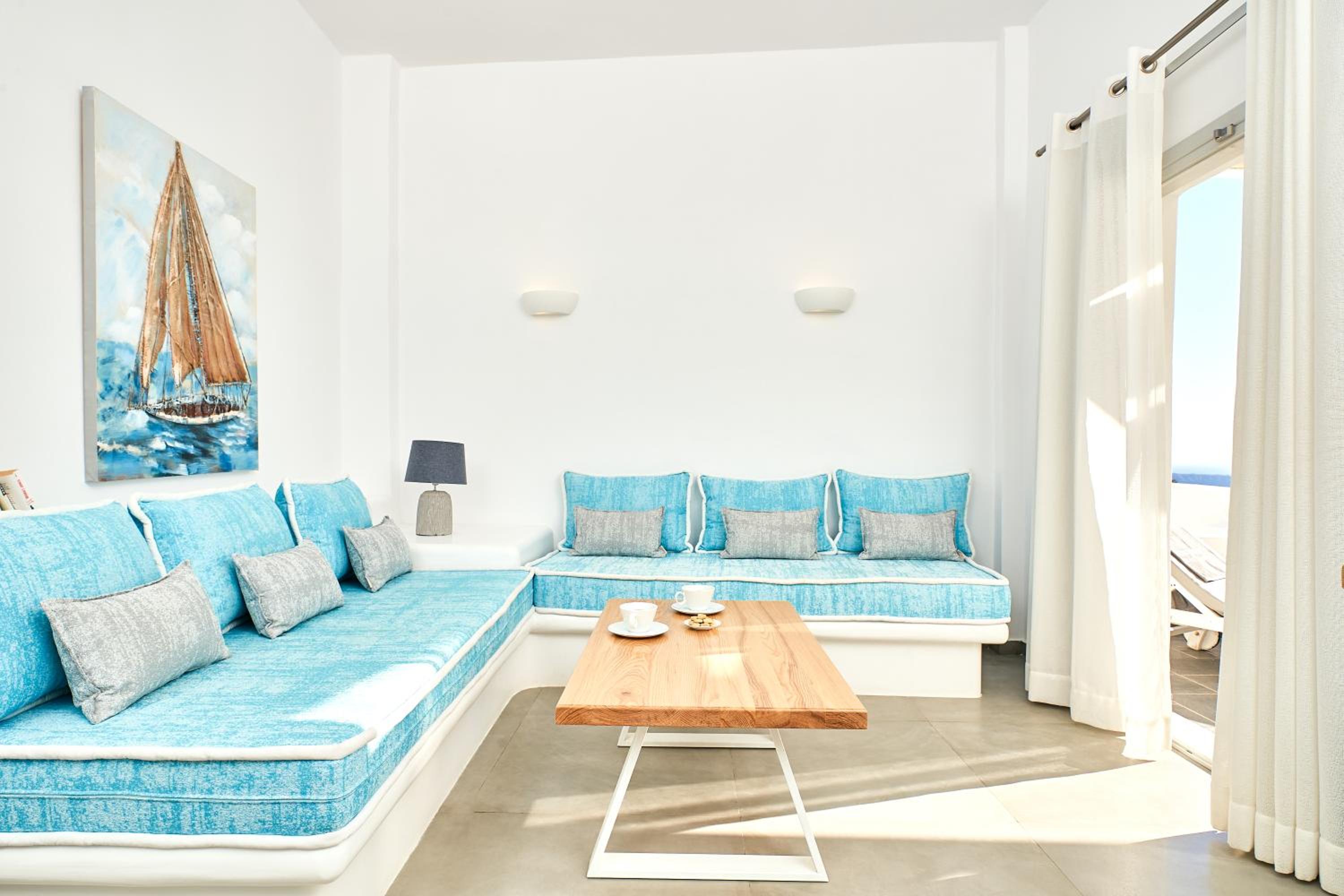 Suite with Hot Tub - Photo 6