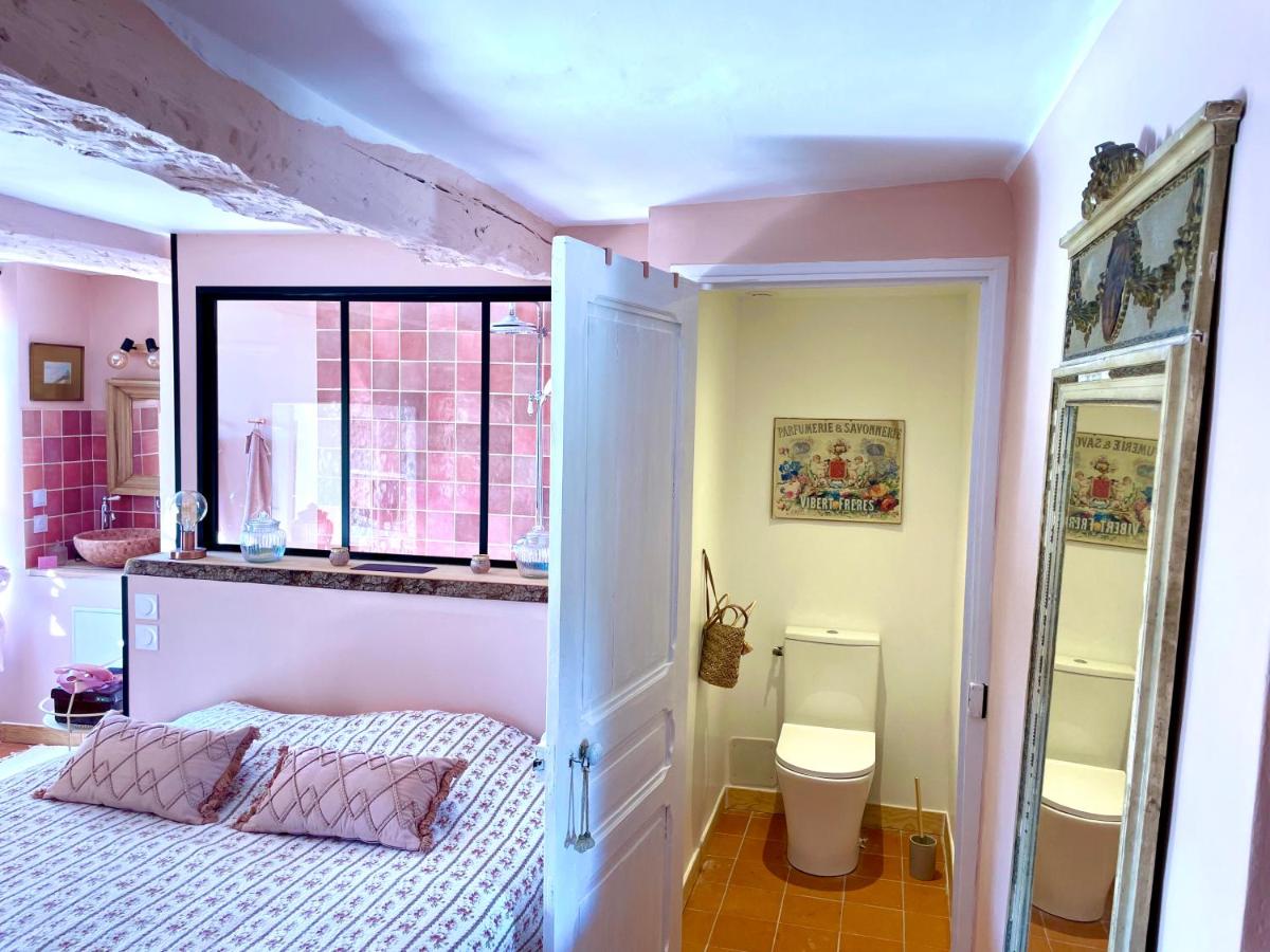 Double Room with Pool View - Photo 6