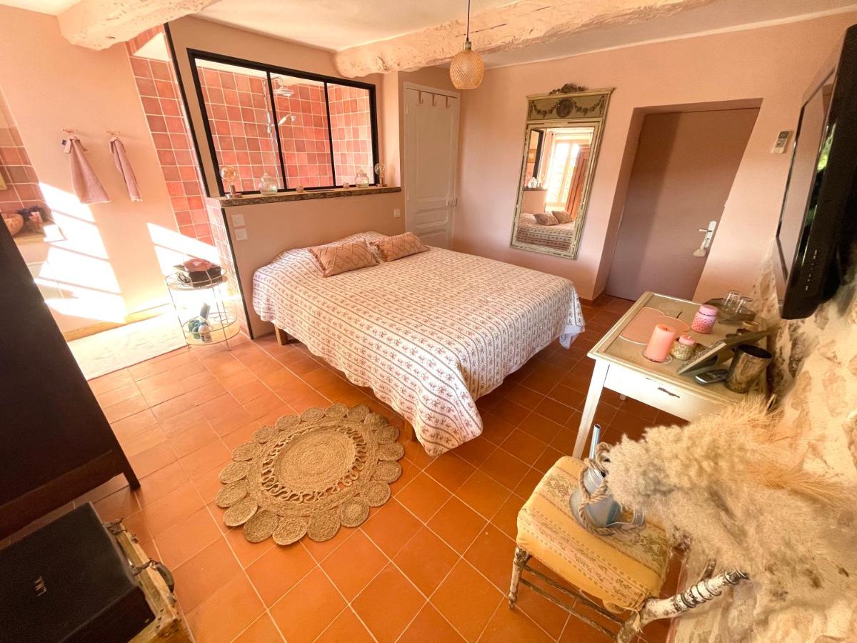 Double Room with Pool View - Photo 1