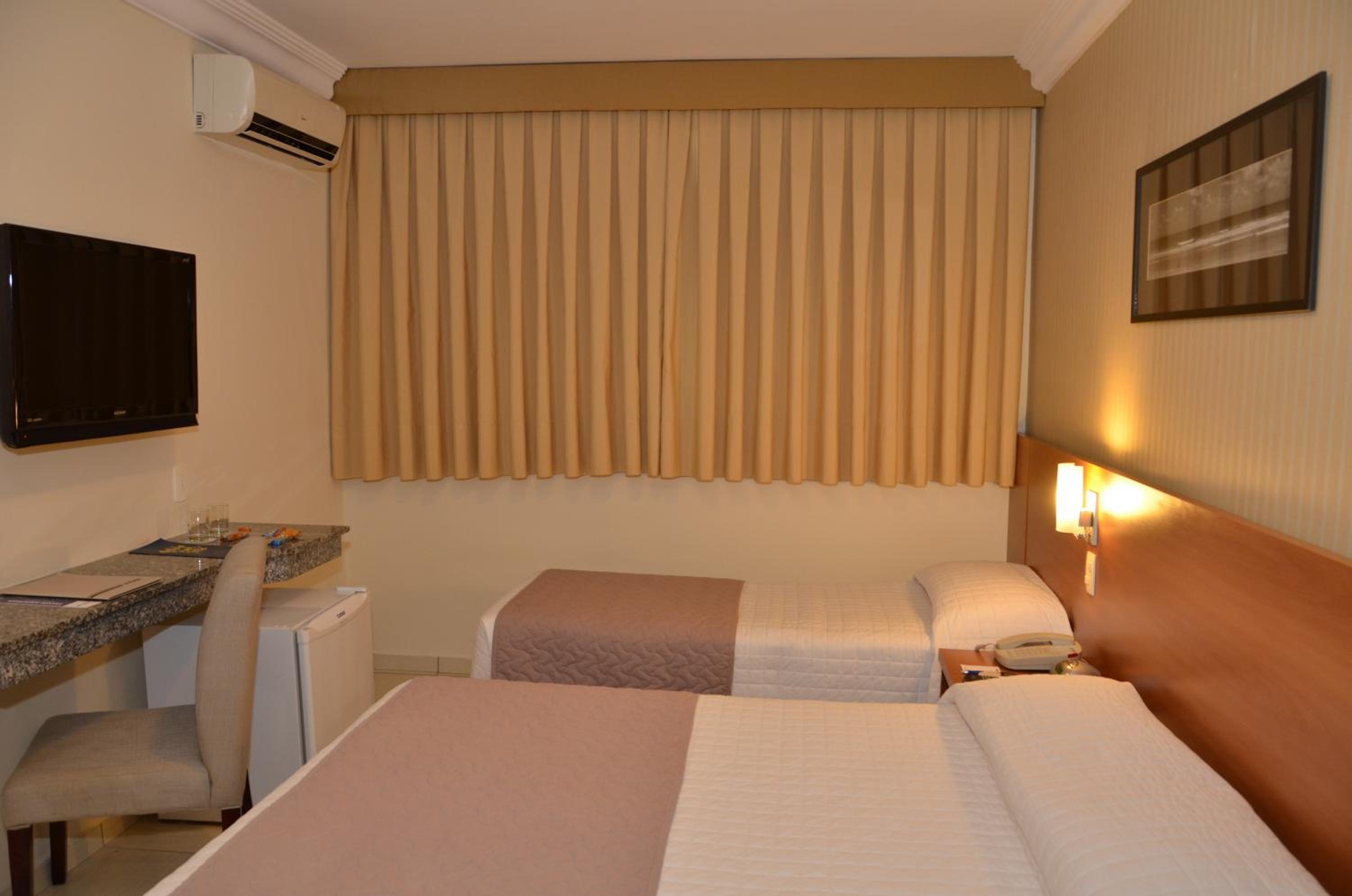 Deluxe Room - Photo 4