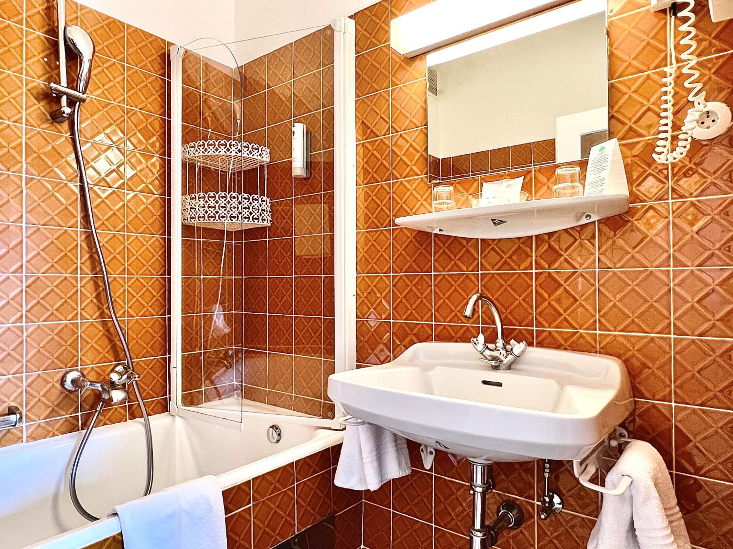Double Room - Photo 7