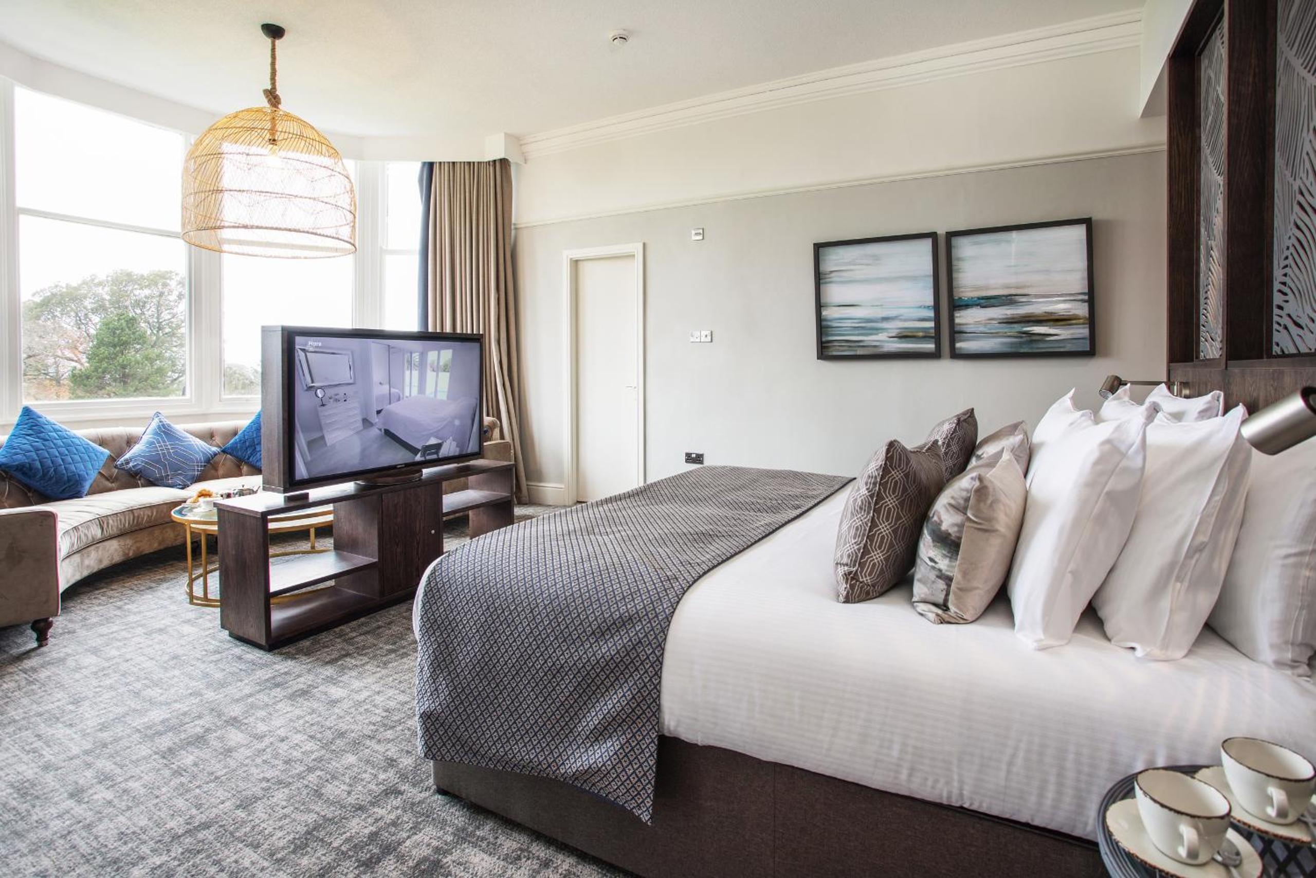 Executive Suite - Photo 1