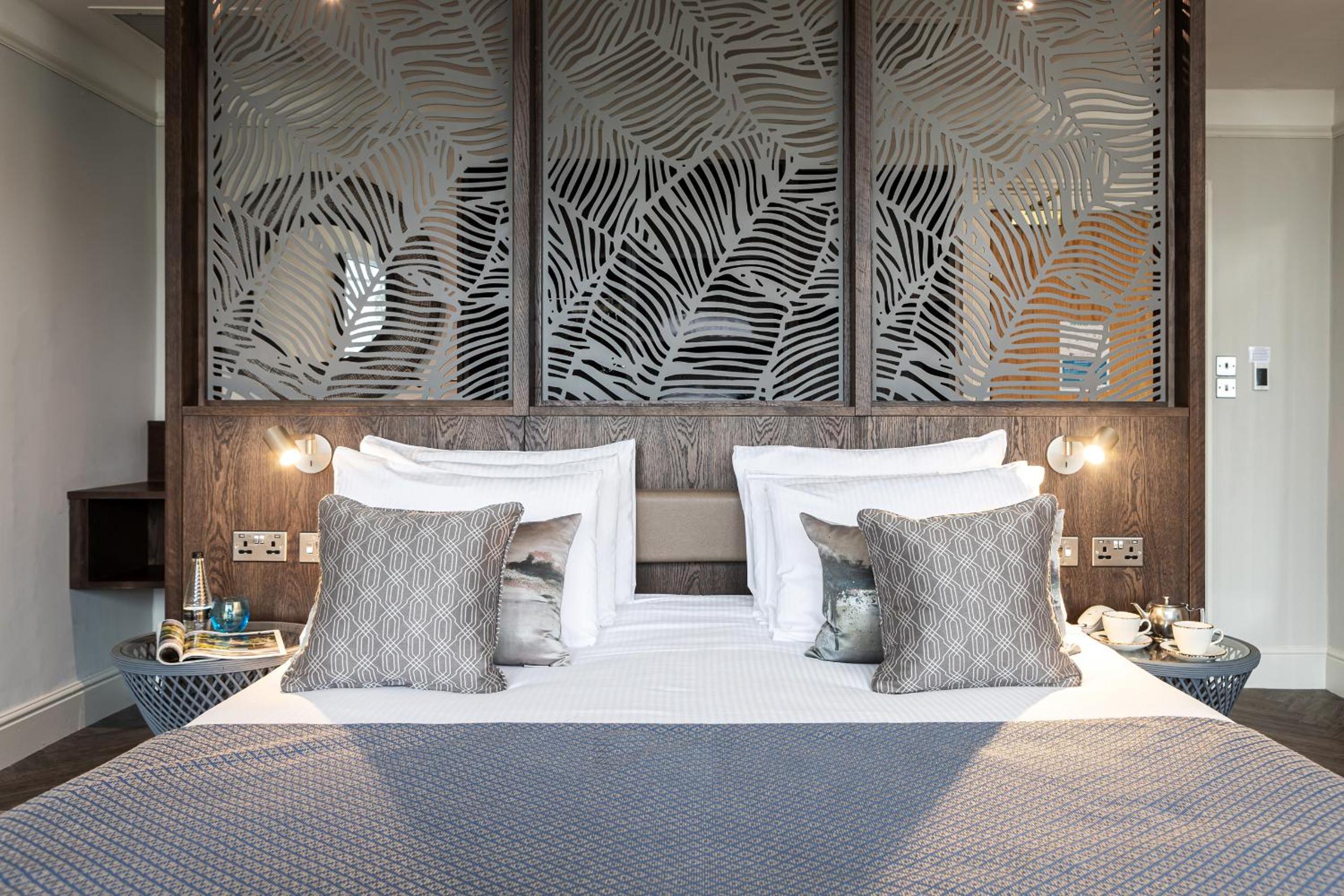Executive Suite - Photo 3