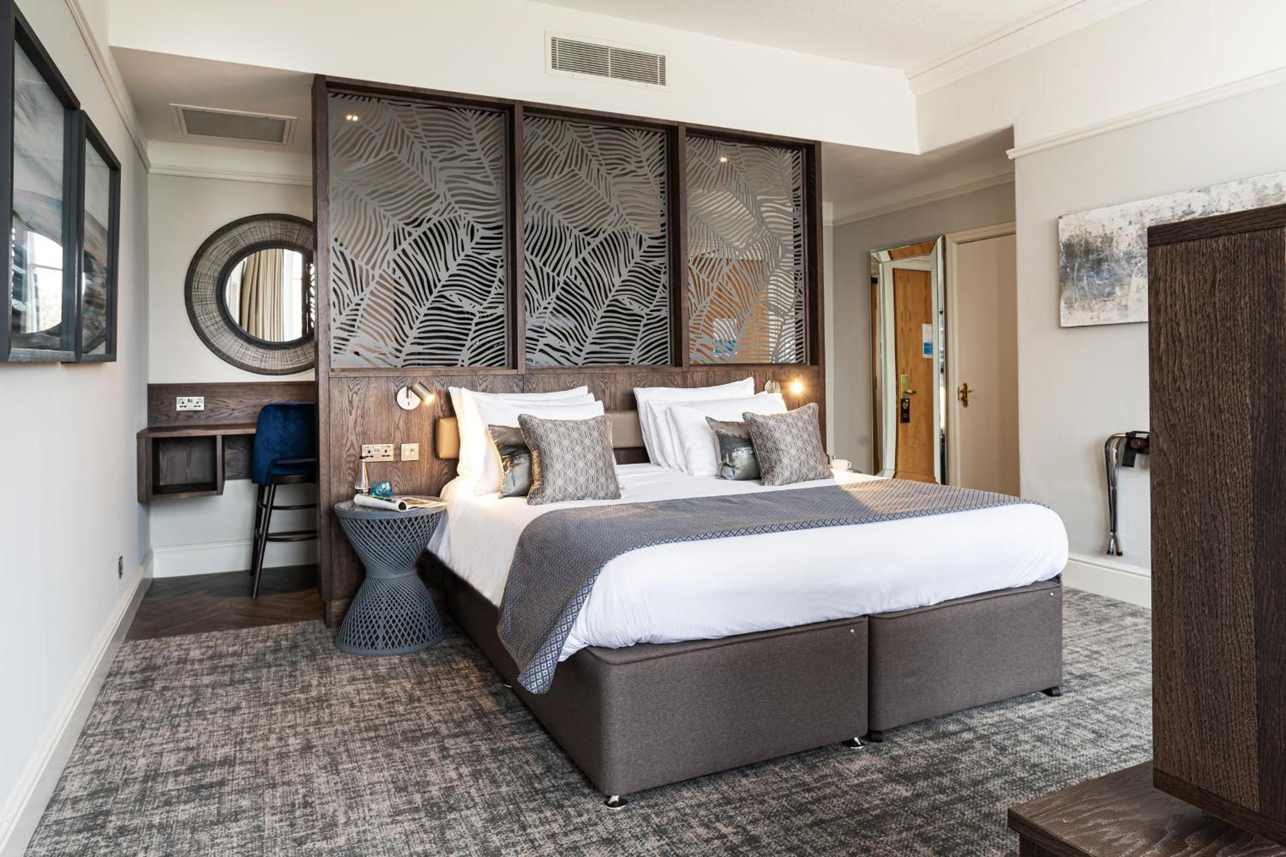 Executive Suite - Photo 4