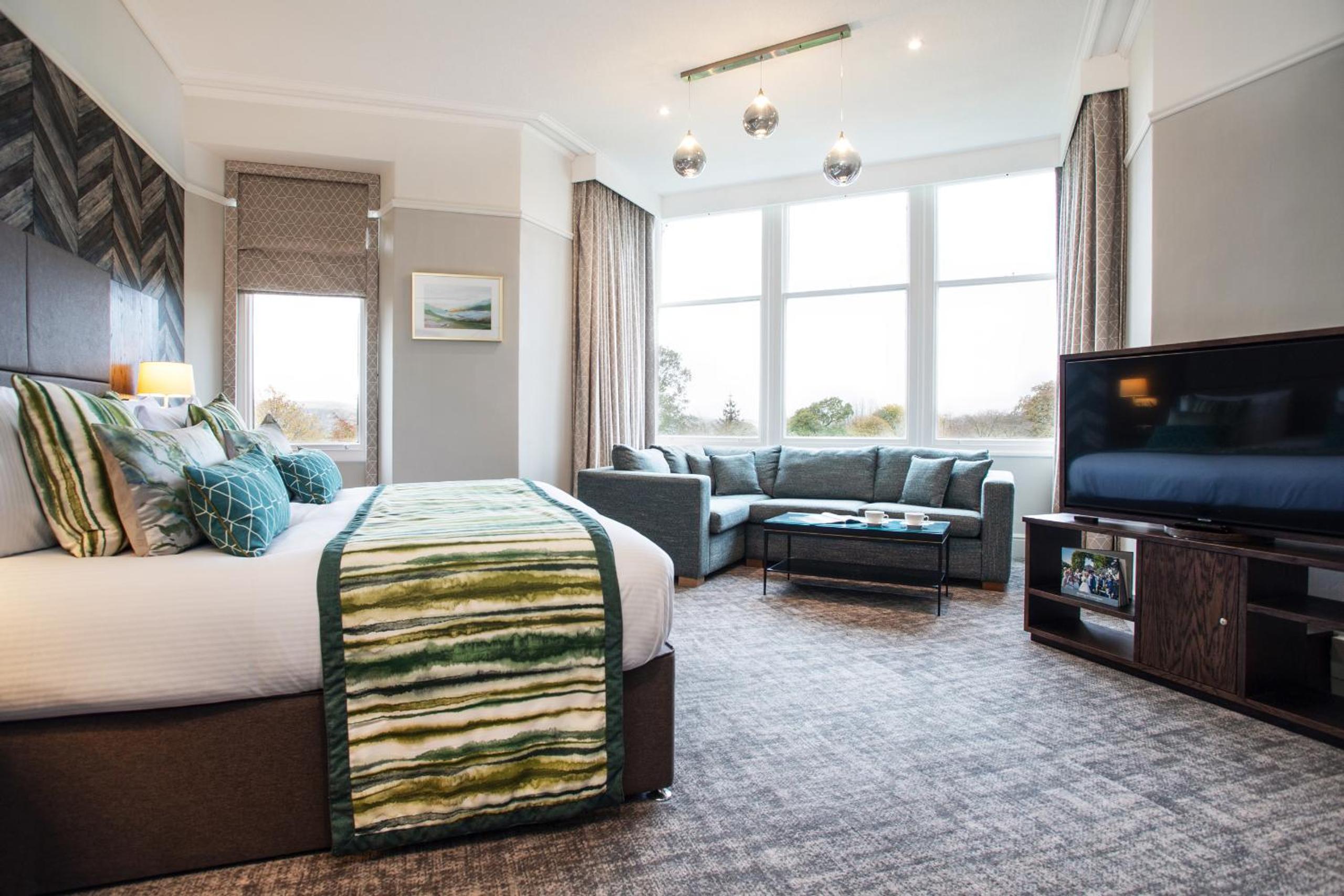 Executive Suite - Photo 16