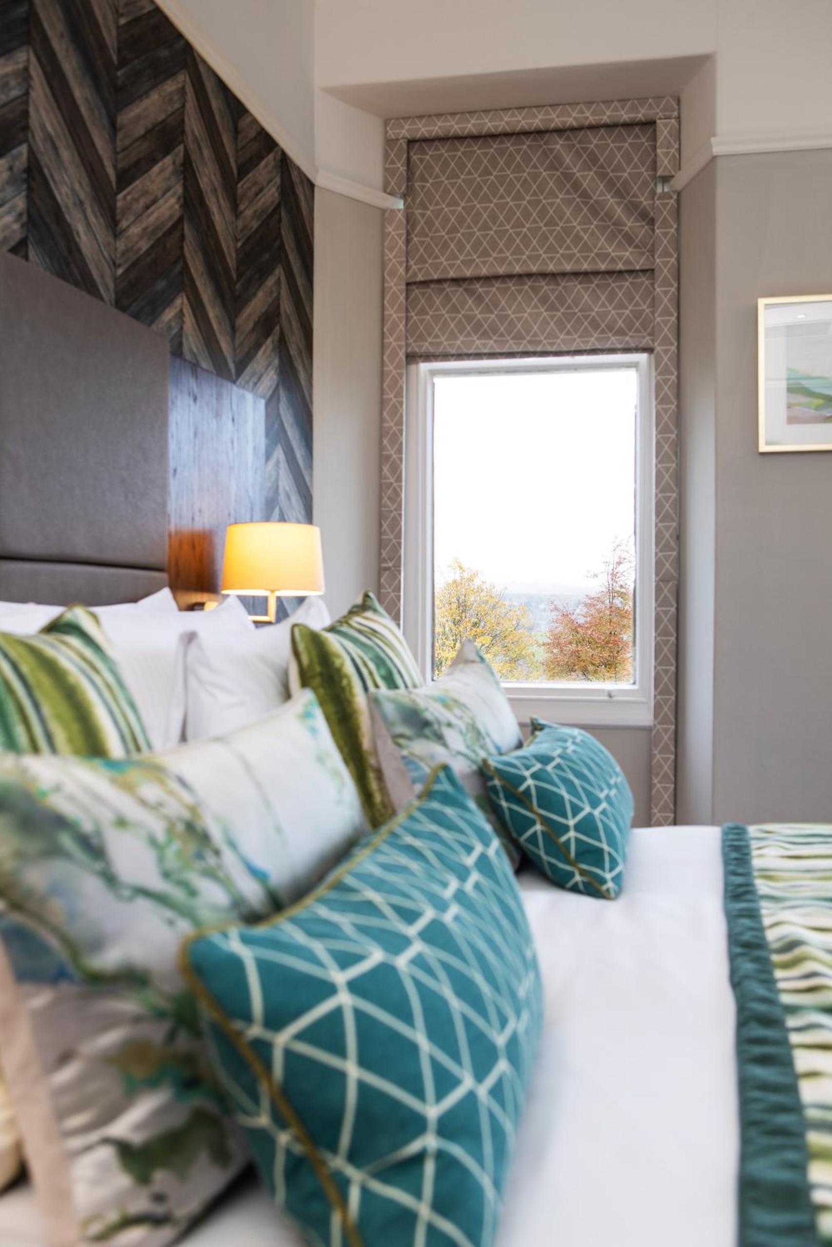 Executive Suite - Photo 18