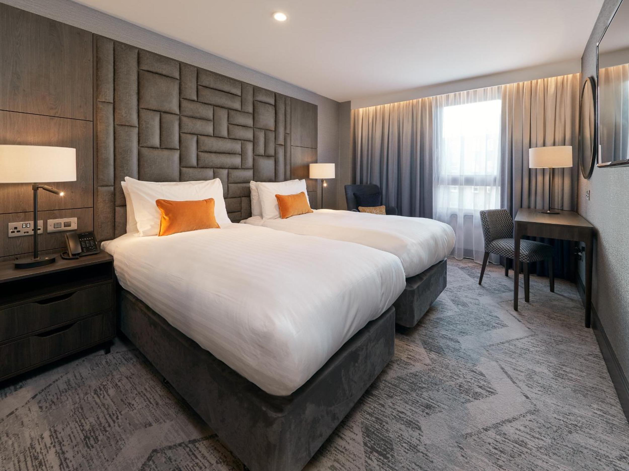 Standard Twin Room - Photo 8
