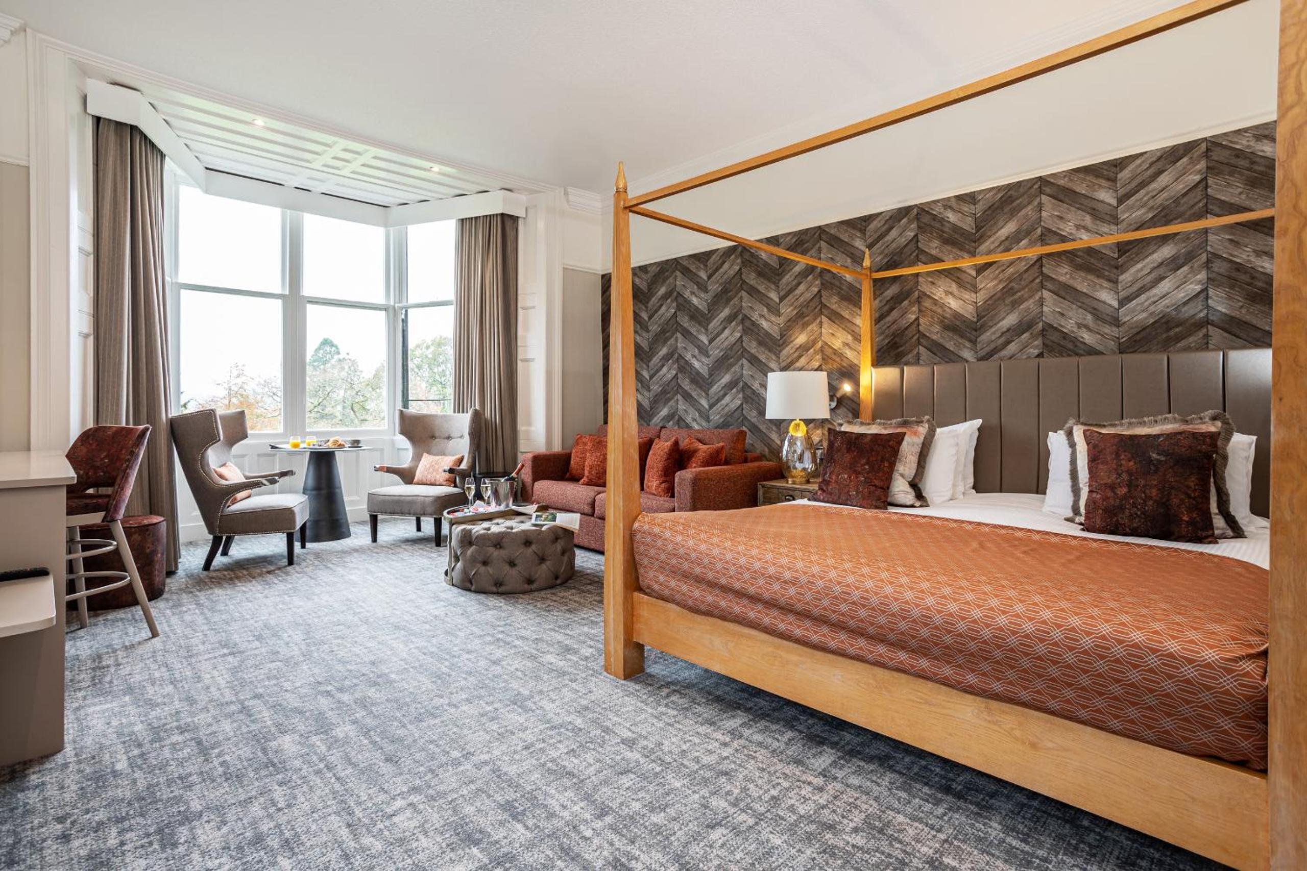 Executive Suite - Photo 8