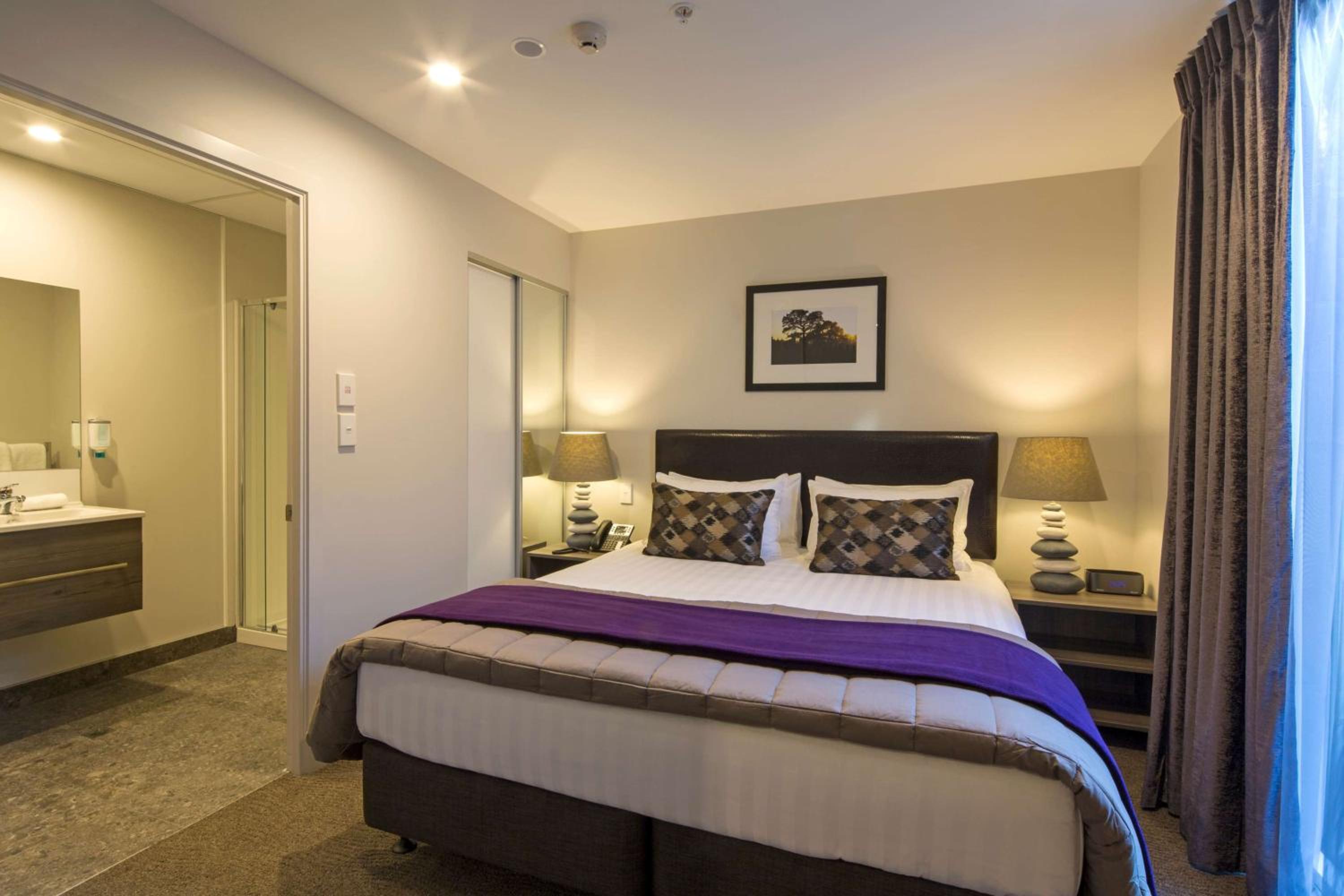 One-Bedroom Apartment with King Bed photo 3