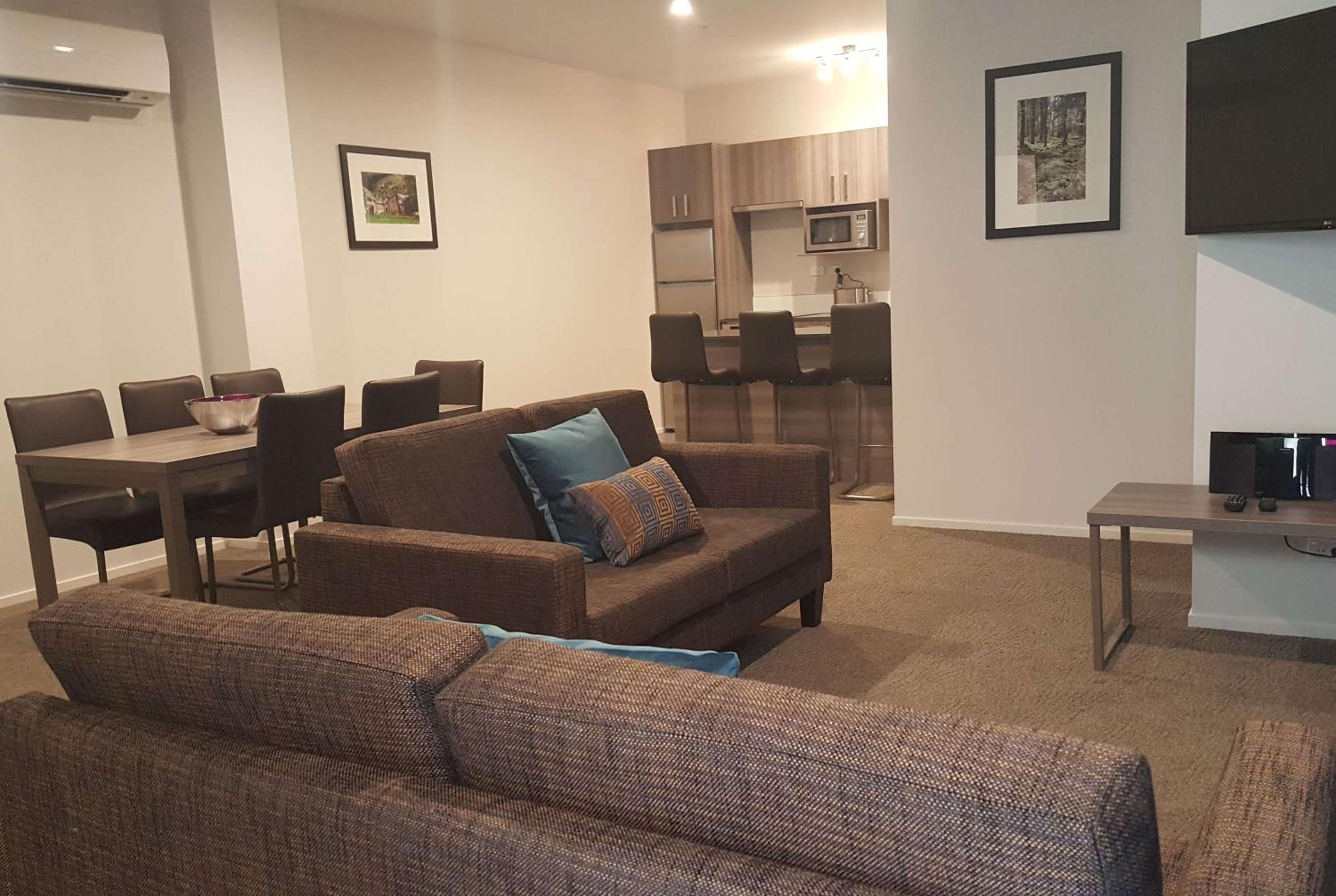 Three-Bedroom Apartment with Three King Beds photo 1