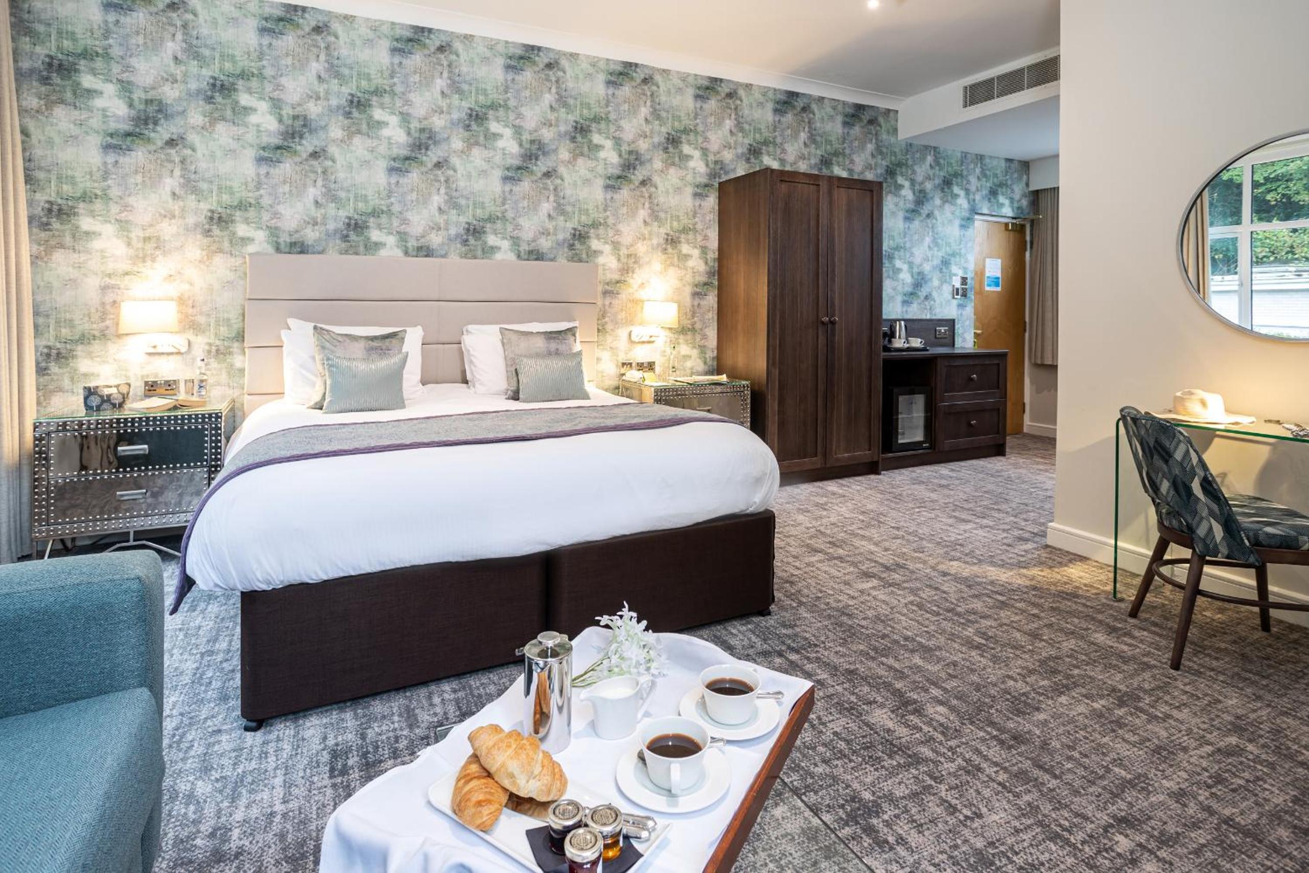 Junior Suite with Sofa Bed - Photo 13