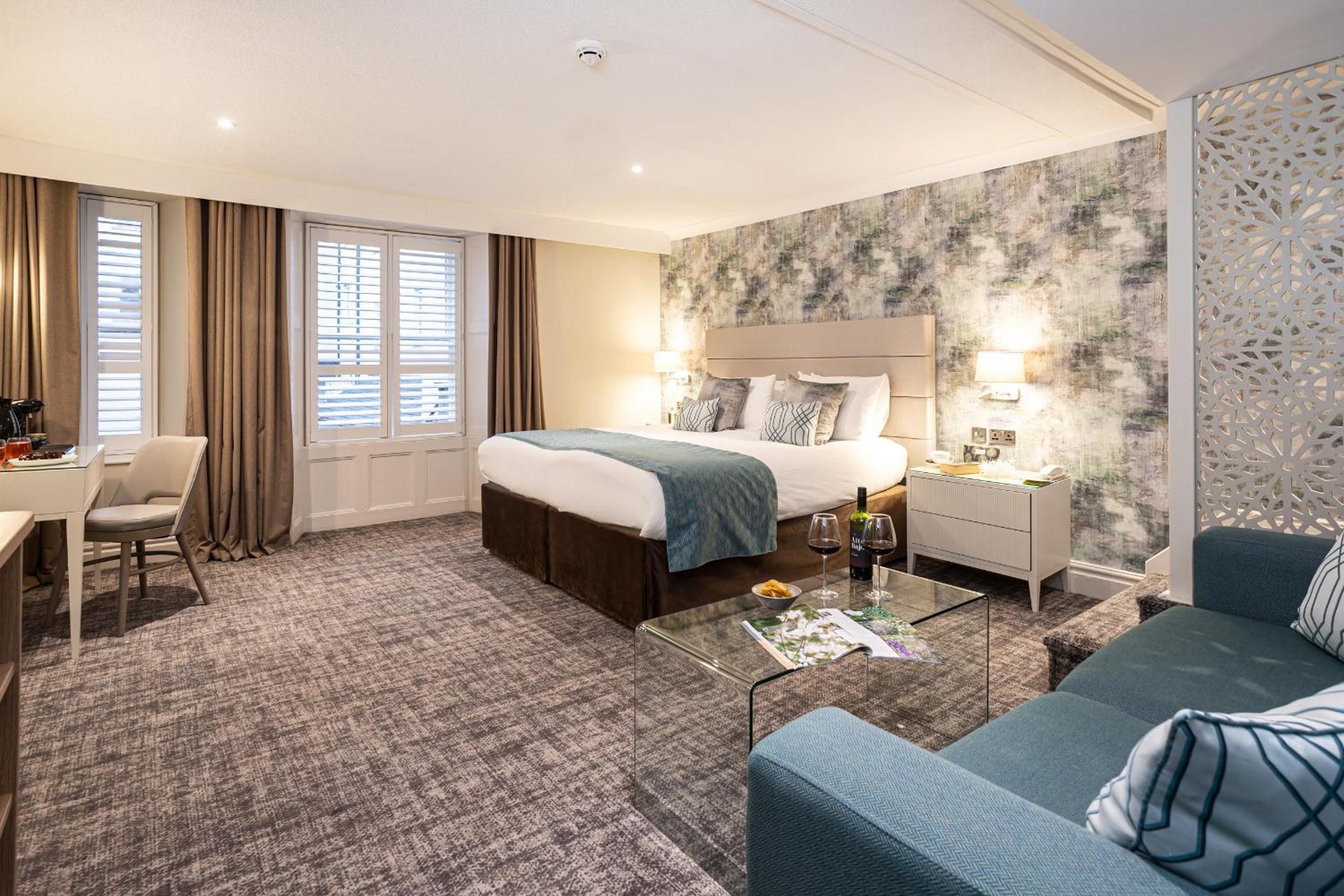 Junior Suite with Sofa Bed - Photo 4