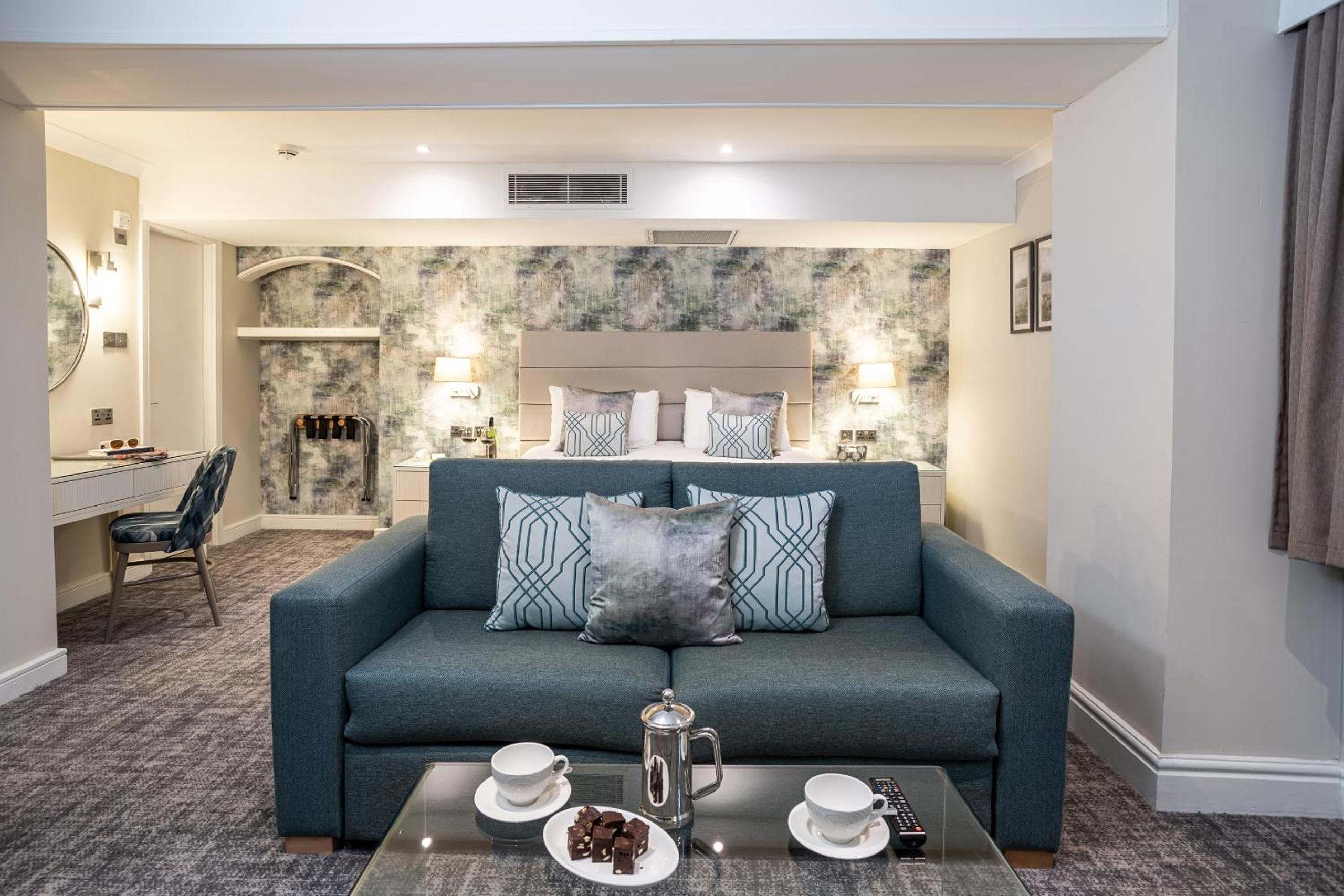 Junior Suite with Sofa Bed - Photo 7