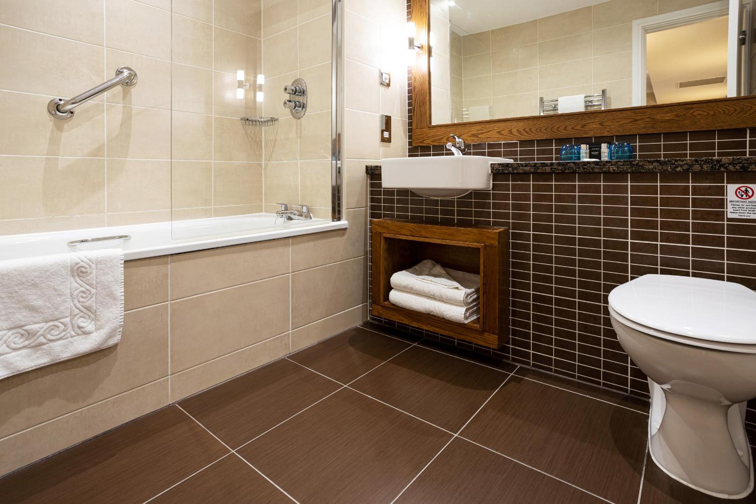 Junior Suite with Sofa Bed - Photo 10