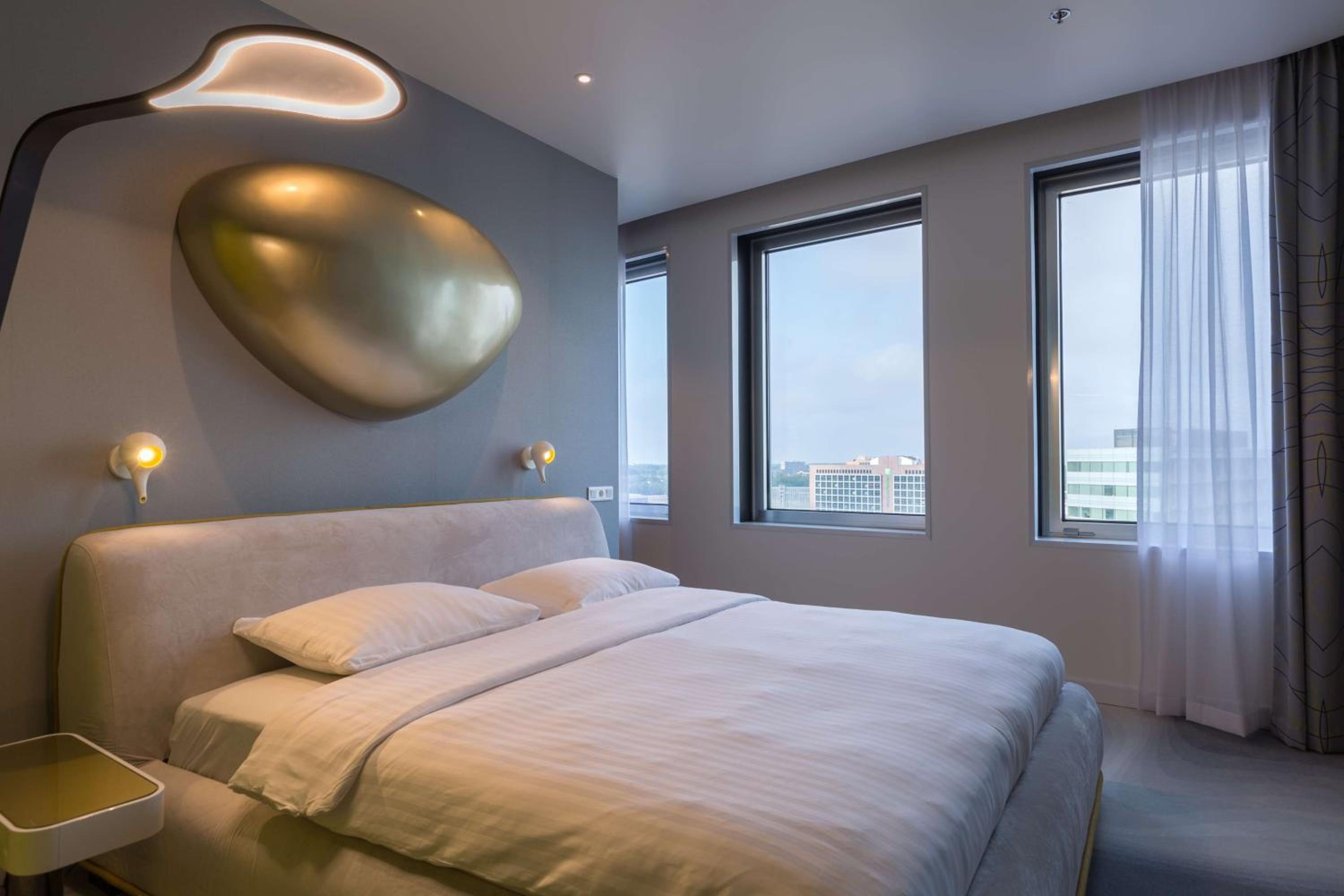 Karim Rashid Suite thumbnail 5