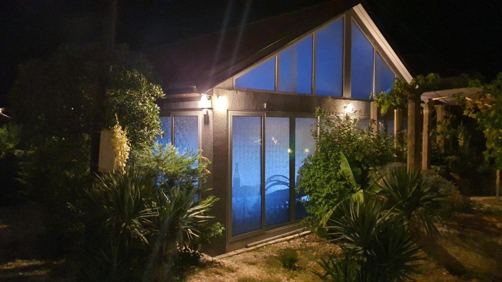 Two-Bedroom House photo 3