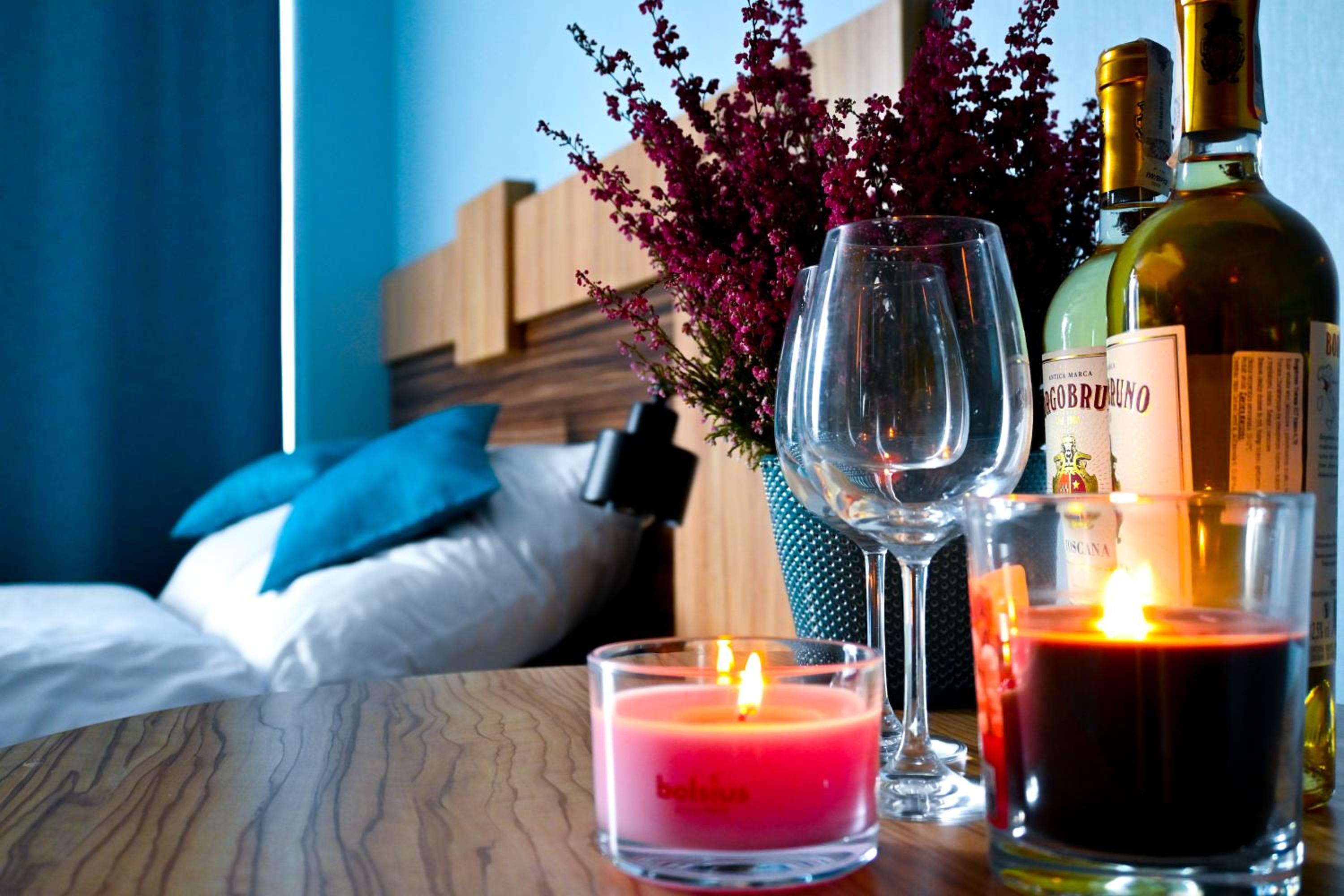 Deluxe Junior Suite - Photo 9