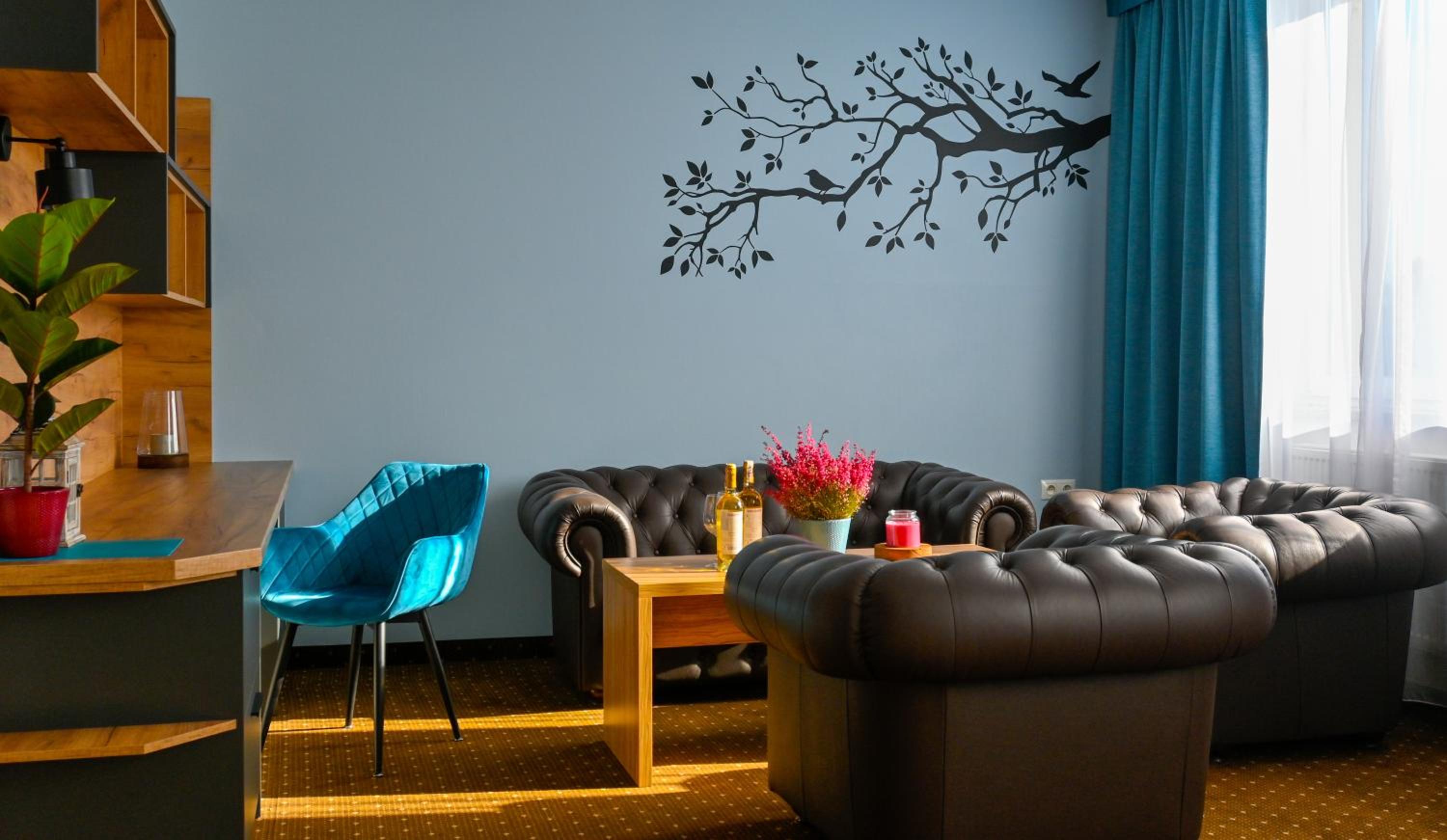 Studio Apartment - Photo 1