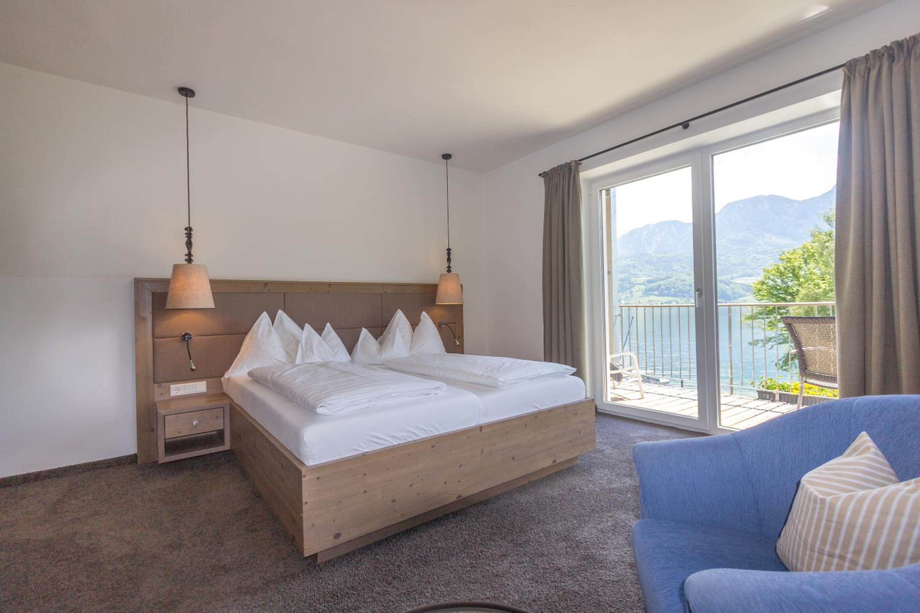 Double Room Landhaus with Balcony and Lake View