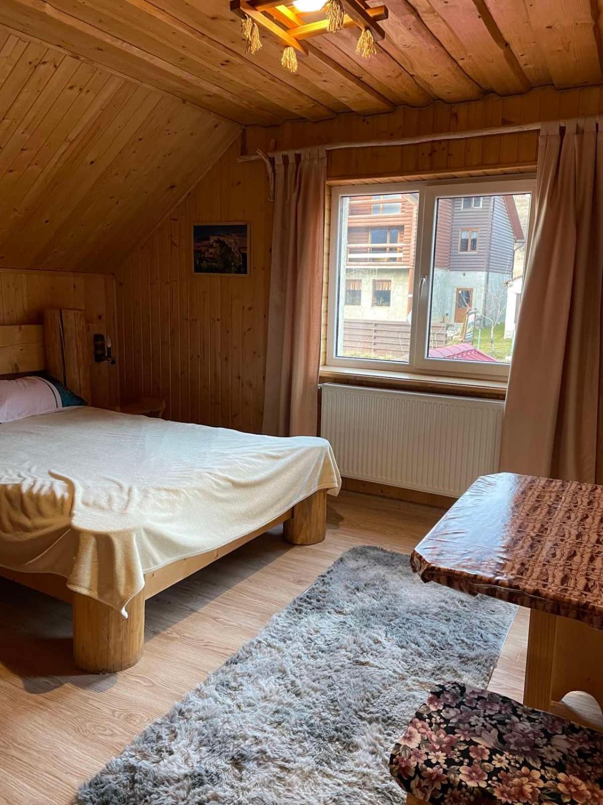 Standard Double Room with Shared Bathroom photo 1