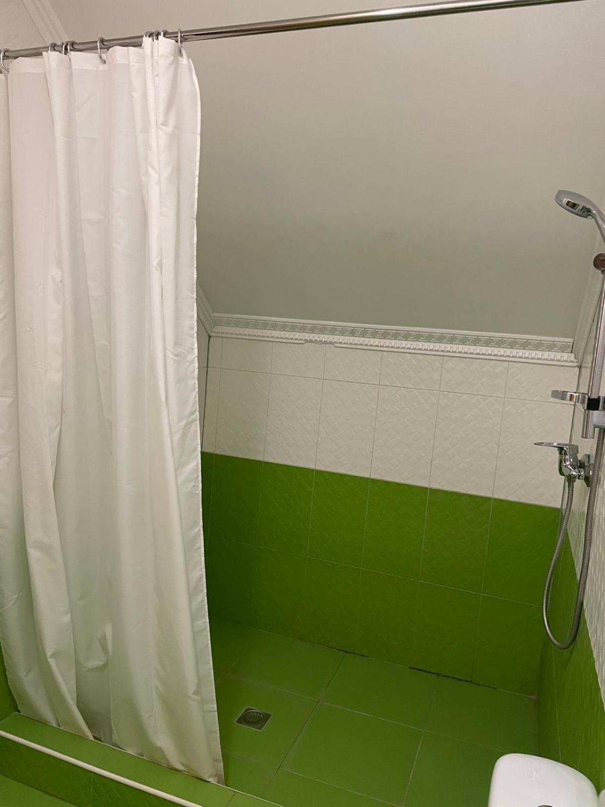 Standard Twin Room with Shared Bathroom photo 3