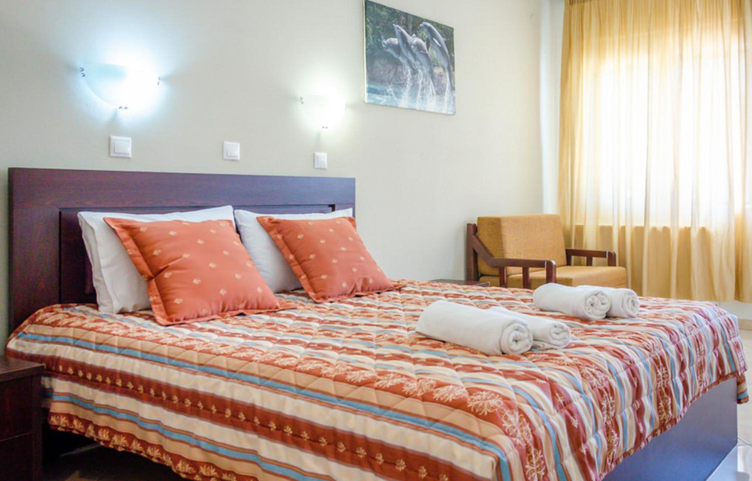 Basic Triple Room