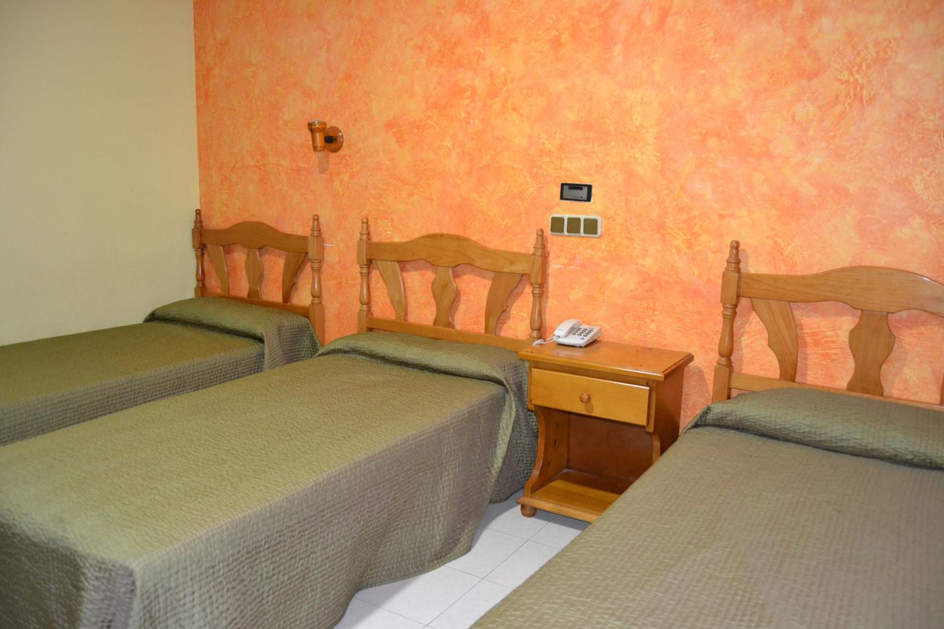 Triple Room photo 2