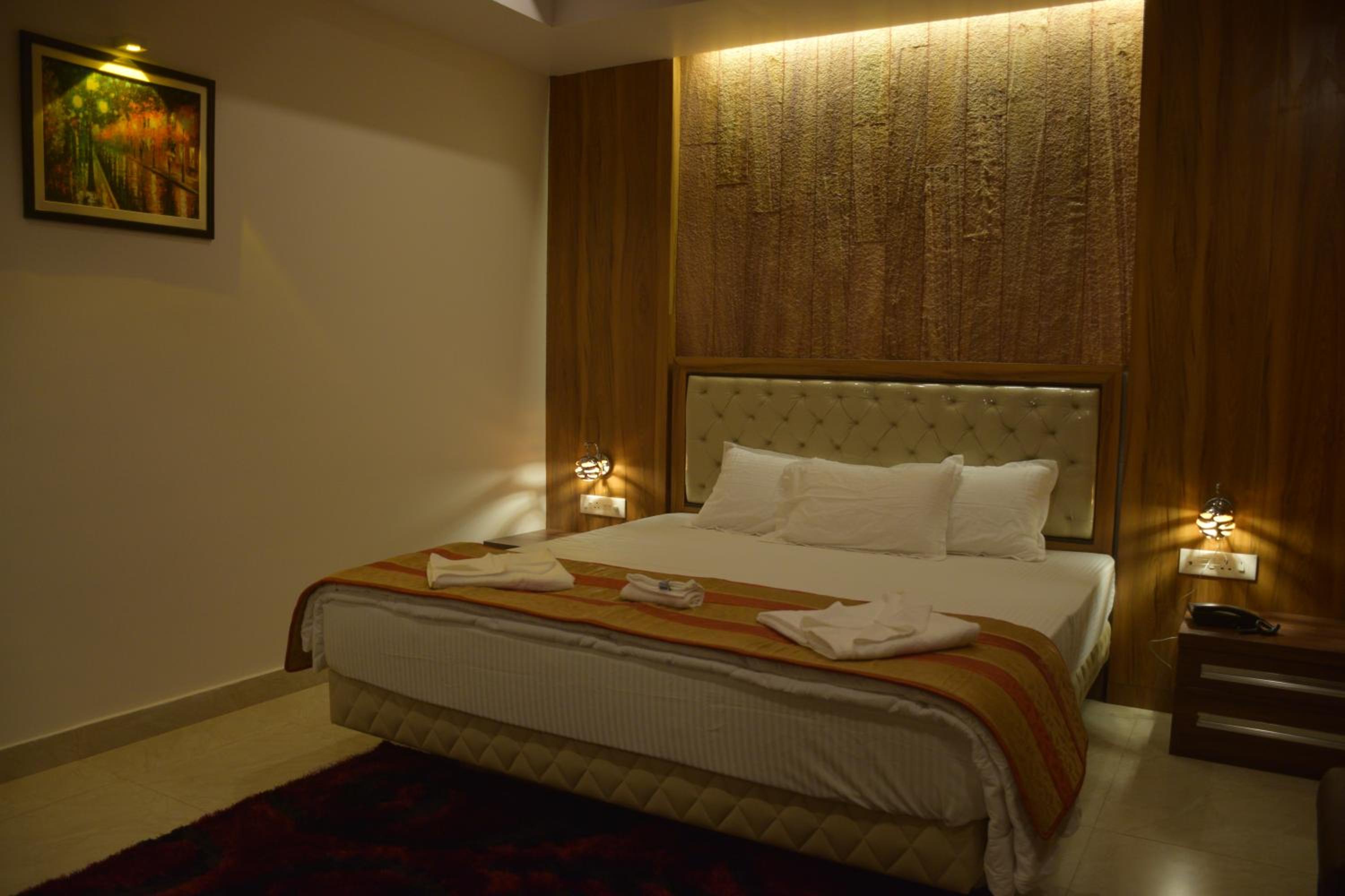 Deluxe Room - Photo 2