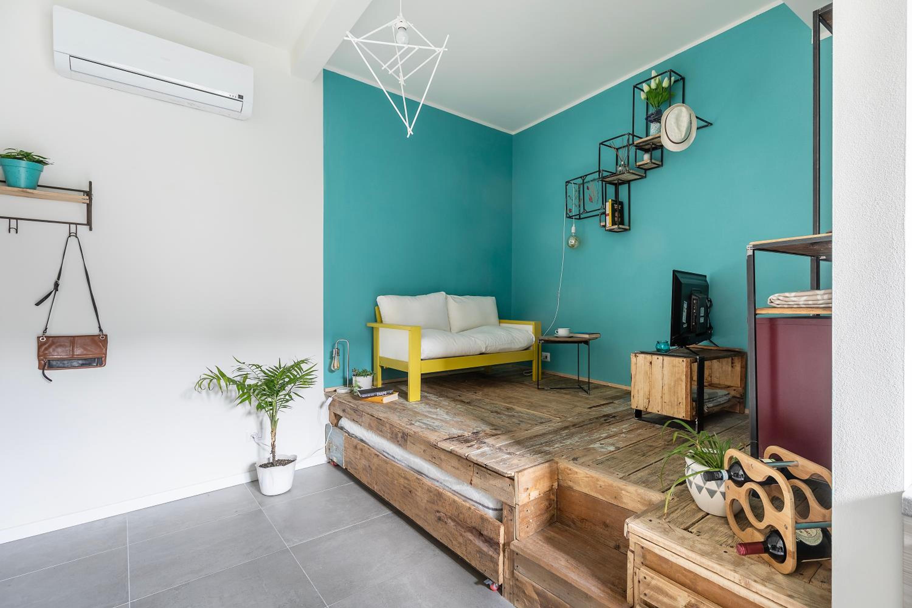 Studio Apartment