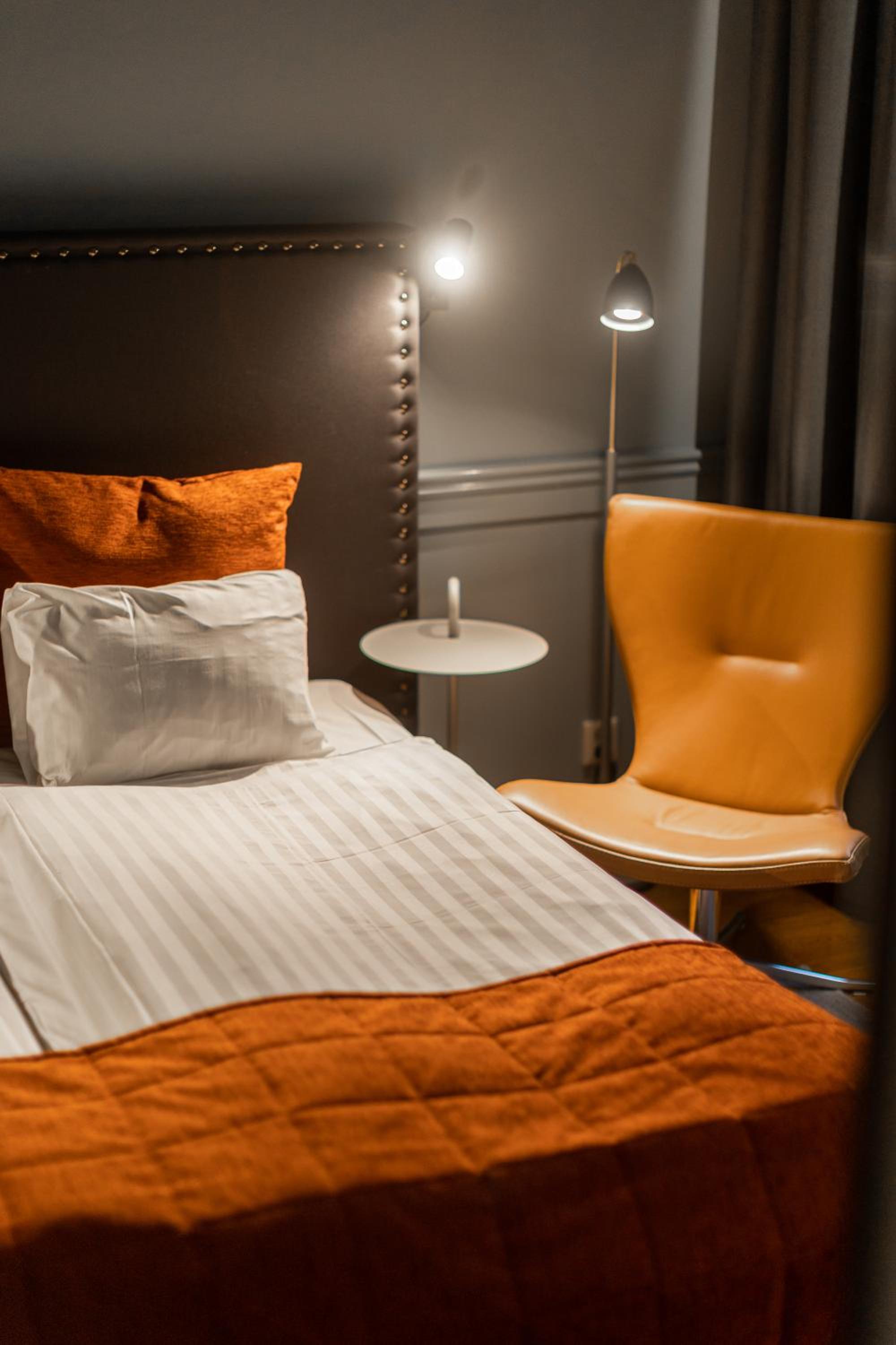 Standard Twin Room - Photo 3