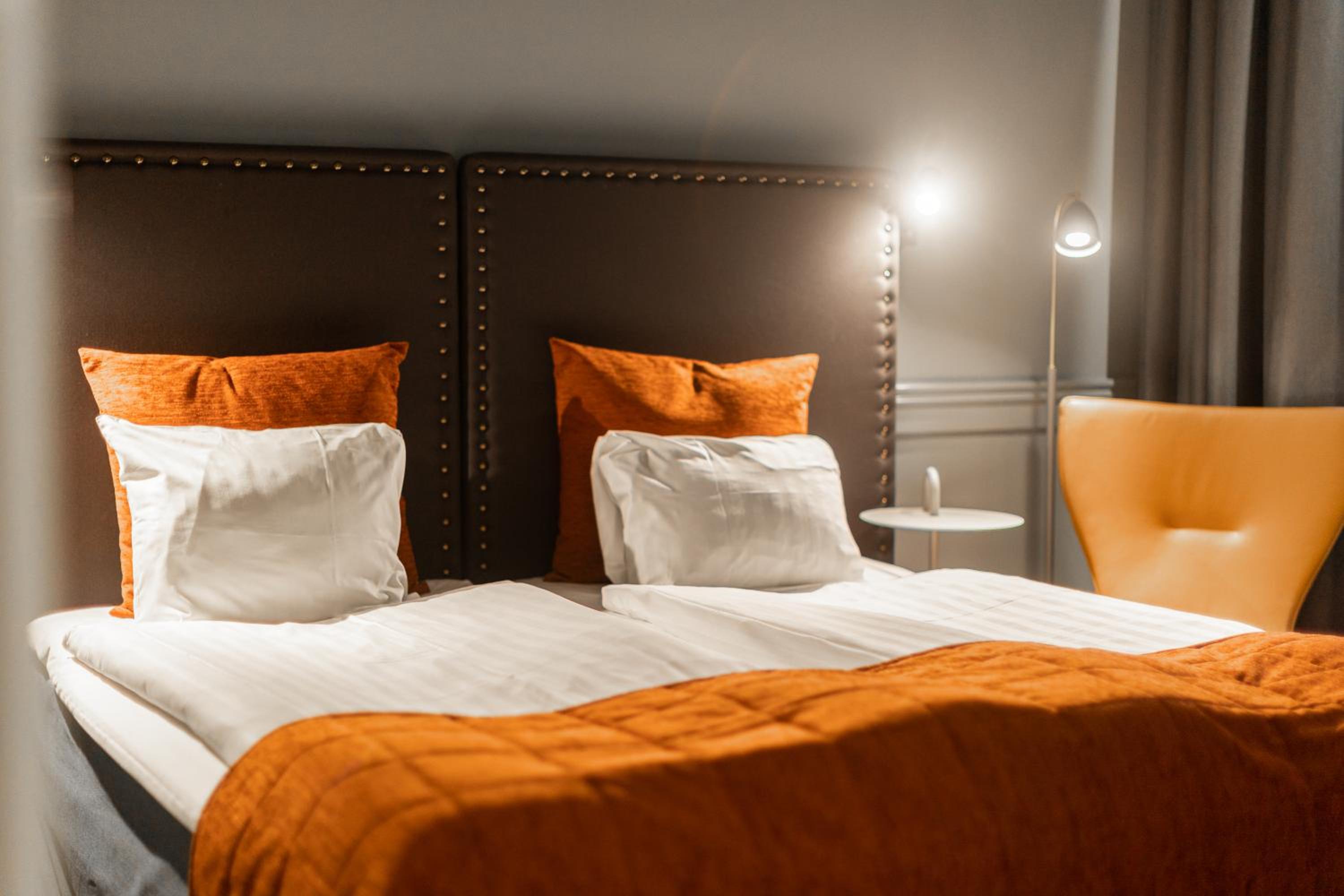 Standard Twin Room - Photo 20