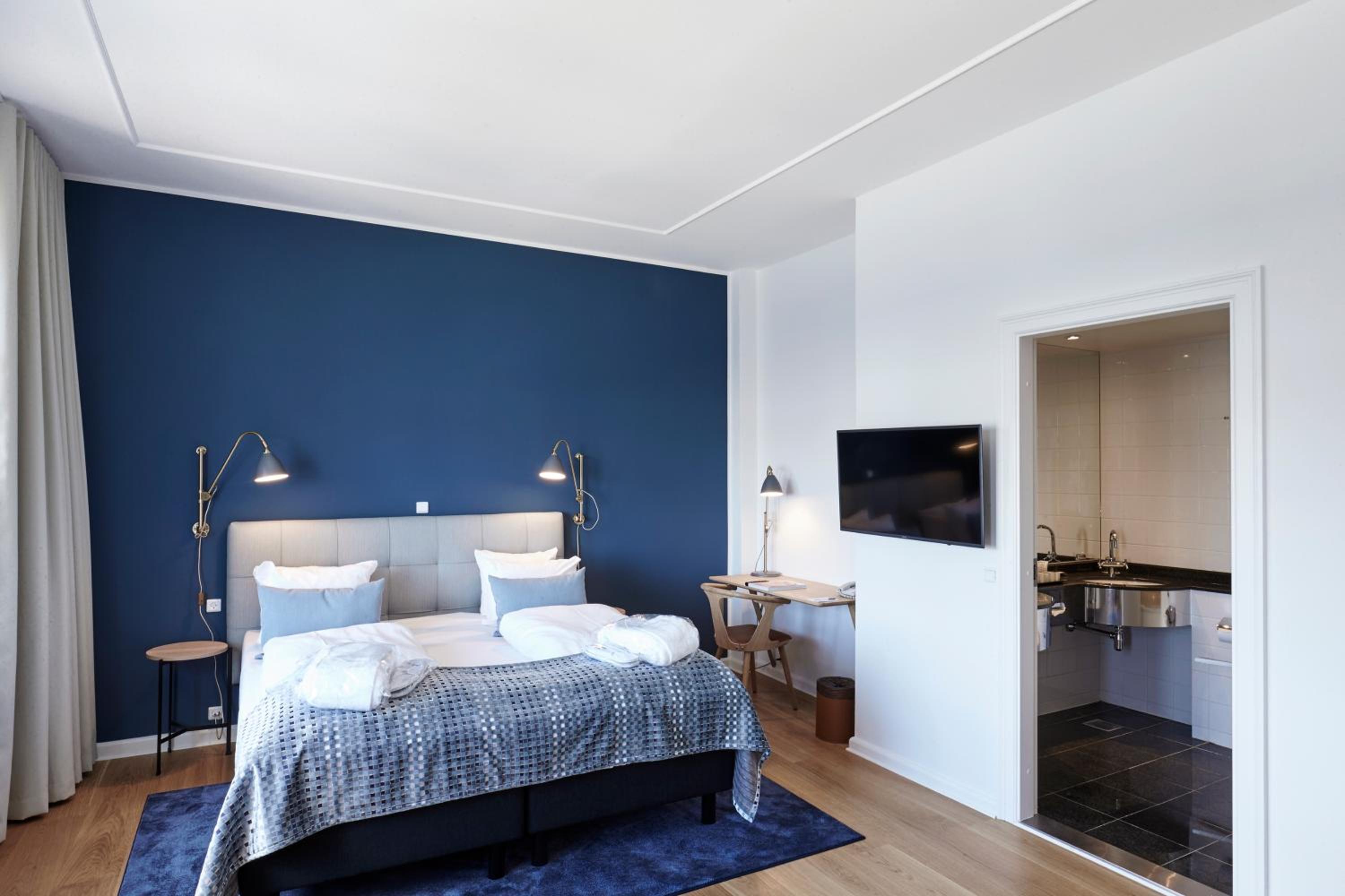 Junior Suite View - Photo 6