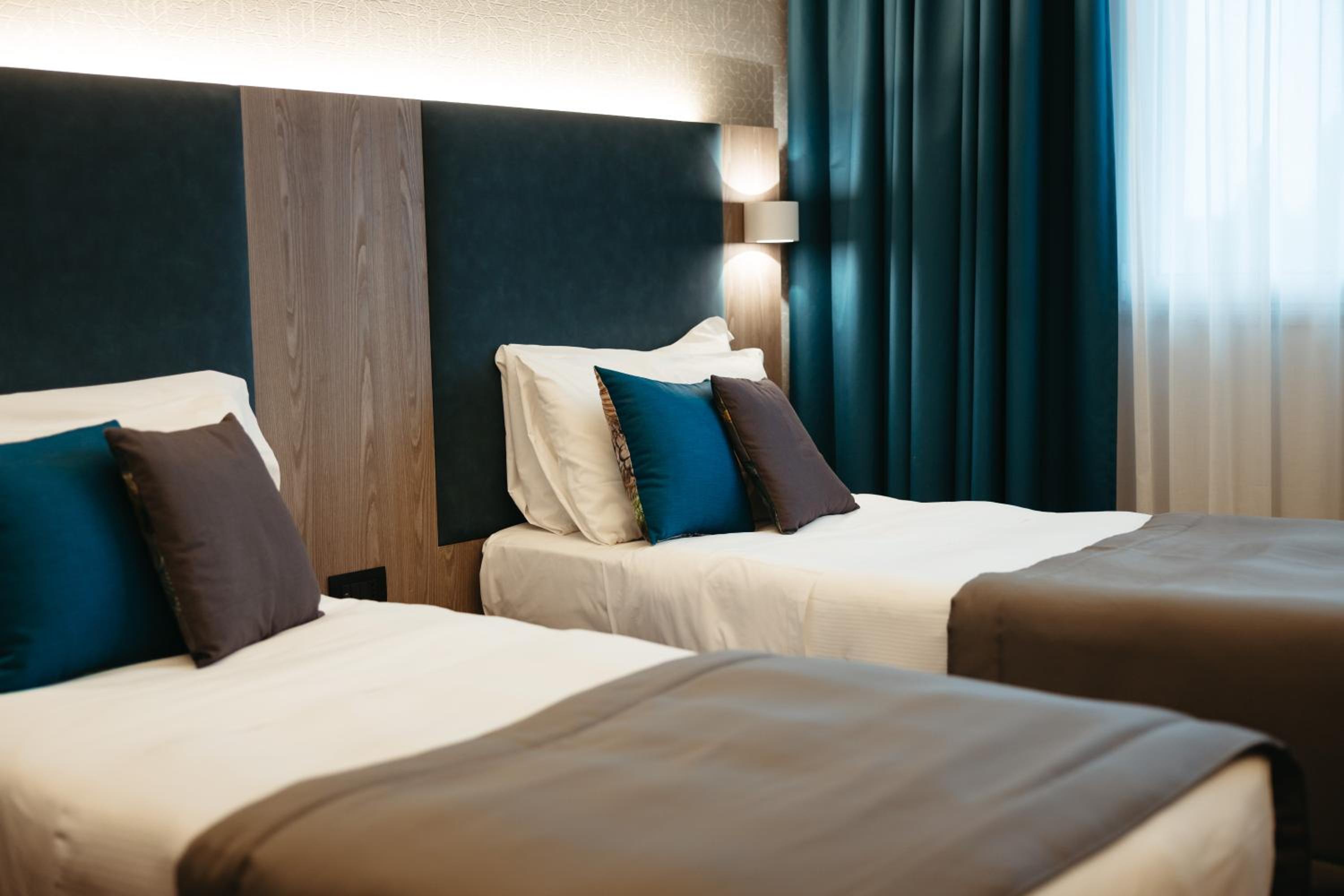 Twin Room - Photo 1