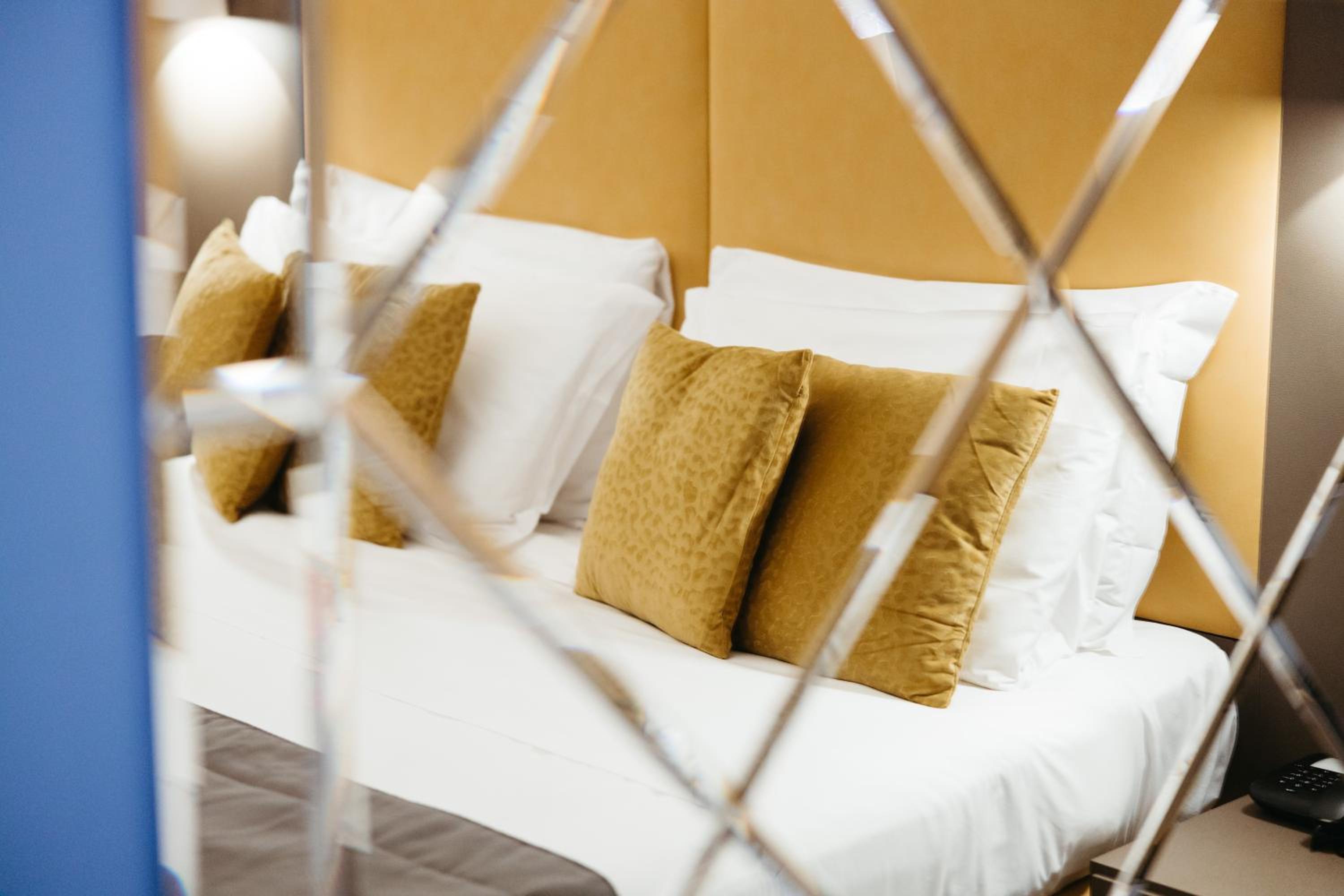 Double Room - Photo 8