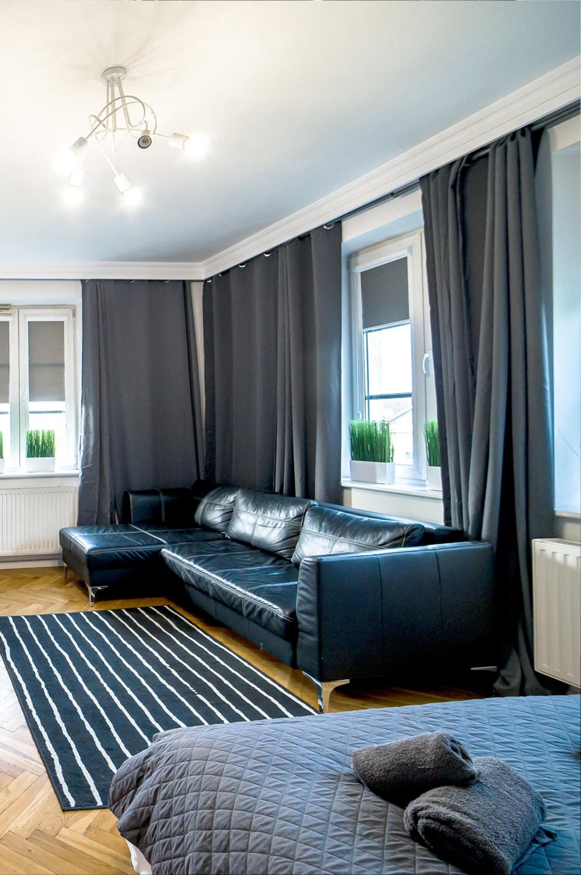 Deluxe Apartment with City View and Jacuzzi - Photo 12